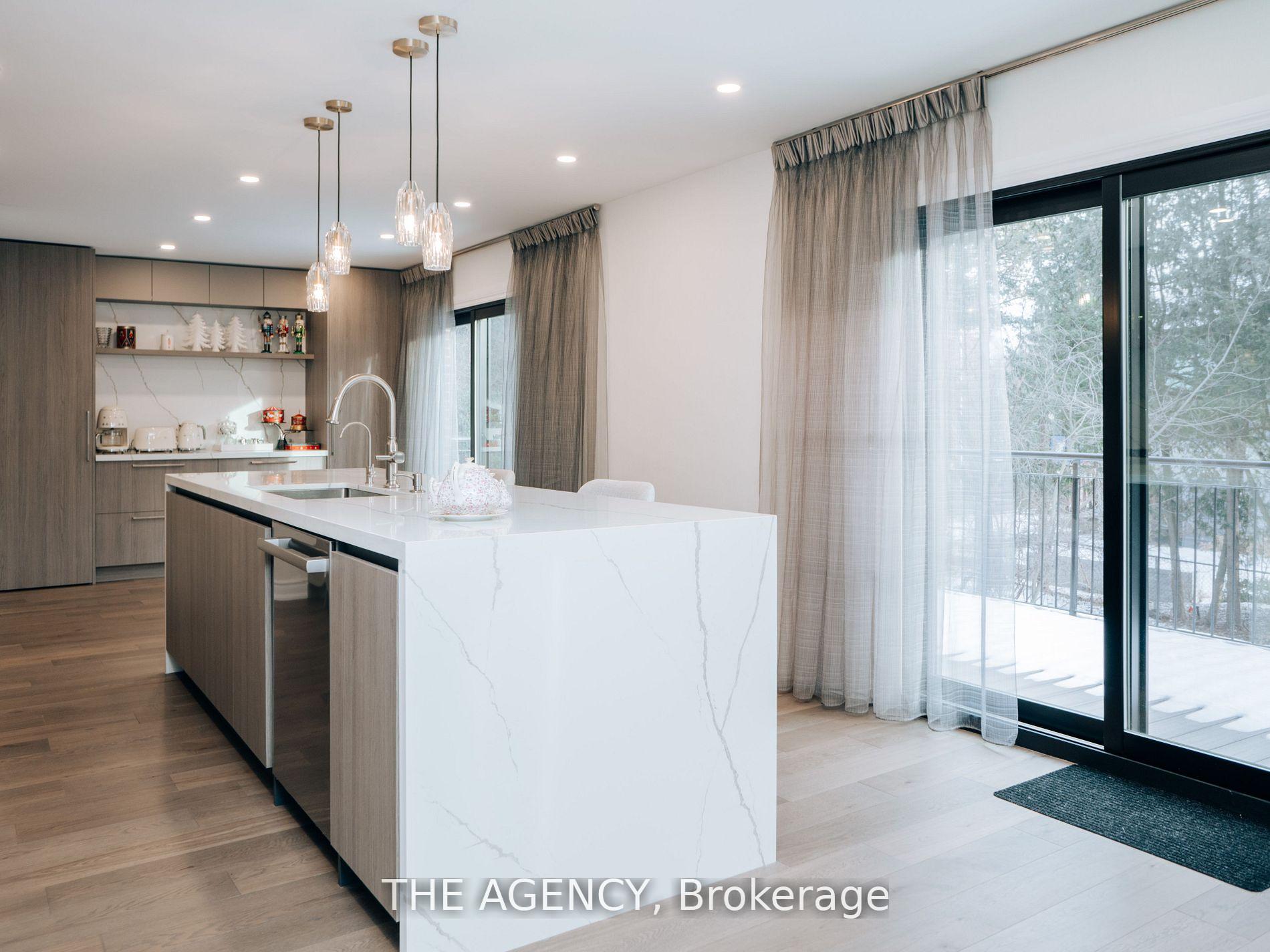 Photo 13 of 7 Shady Oaks Crescent, North York, Bridle Path-Sunnybrook-York Mills — HOMEH