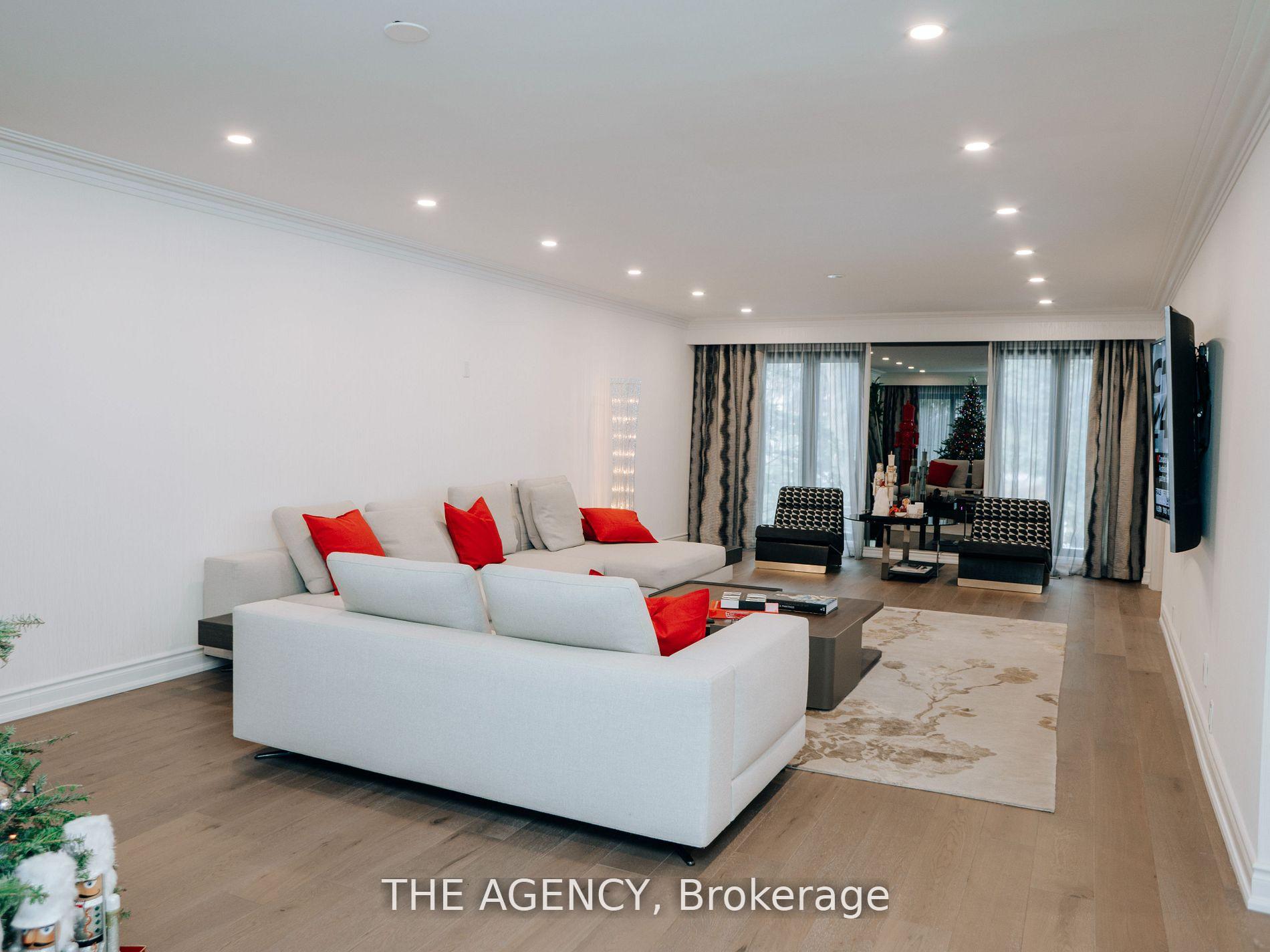 Photo 15 of 7 Shady Oaks Crescent, North York, Bridle Path-Sunnybrook-York Mills — HOMEH