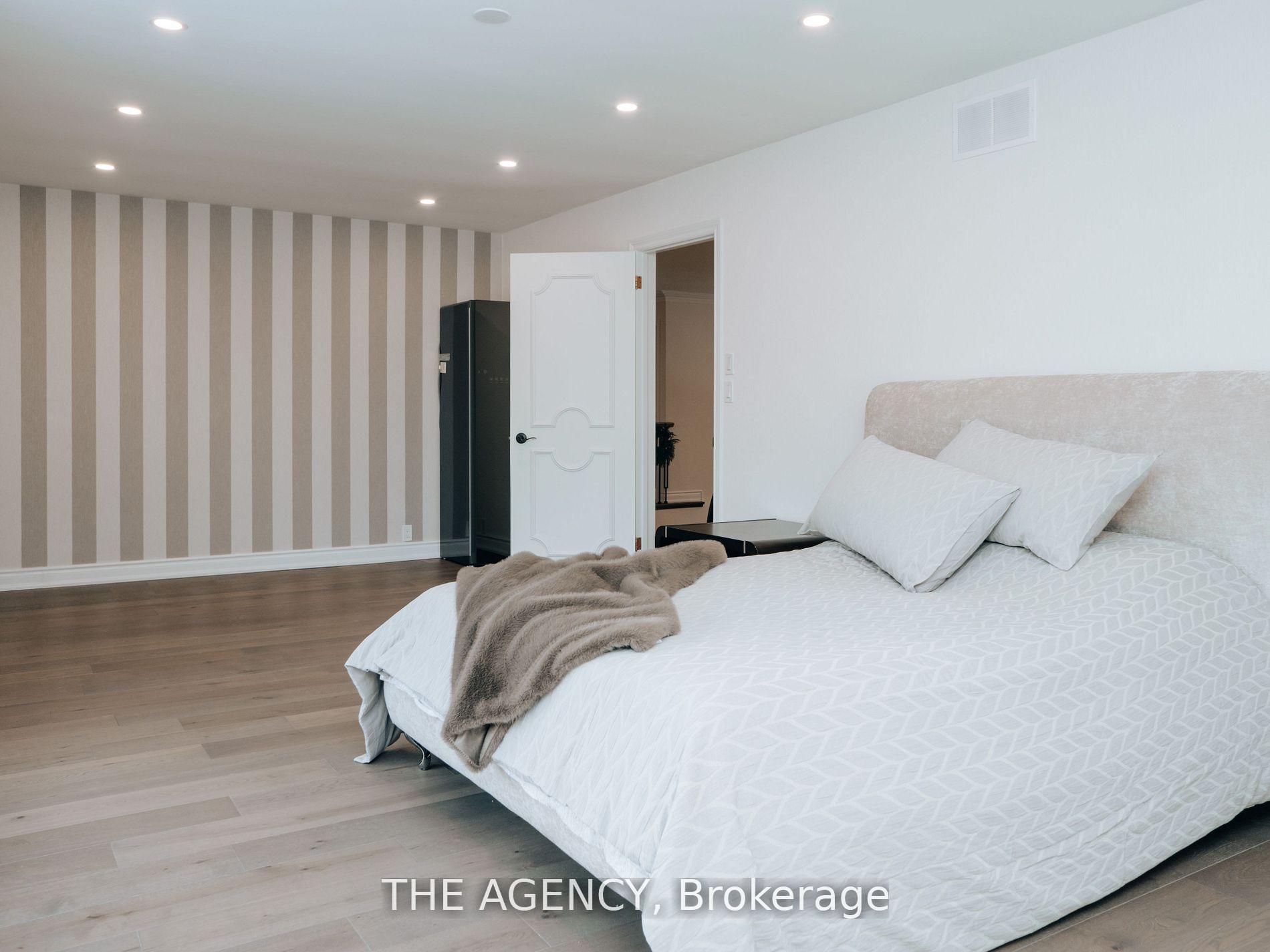 Photo 21 of 7 Shady Oaks Crescent, North York, Bridle Path-Sunnybrook-York Mills — HOMEH