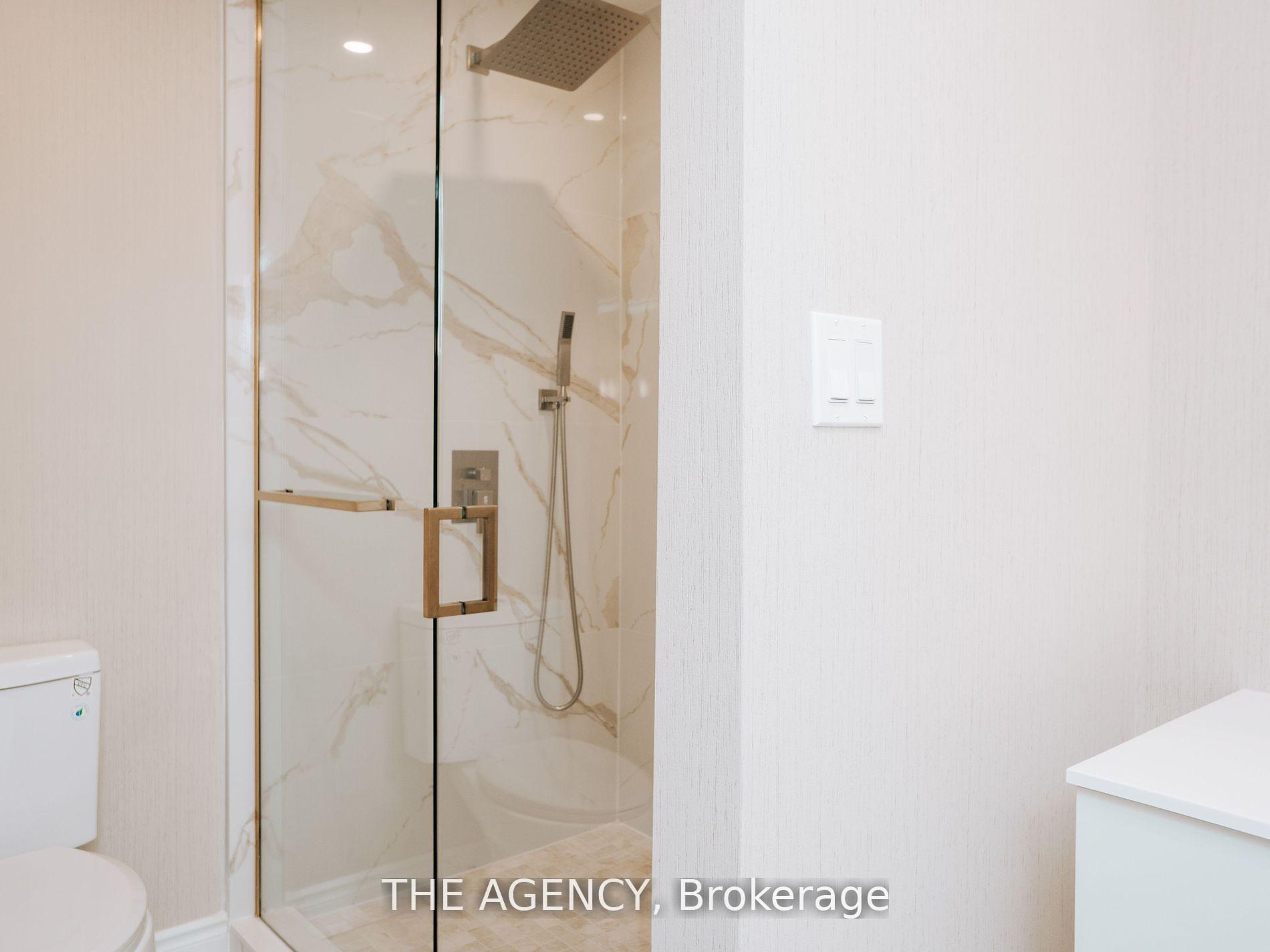 Photo 26 of 7 Shady Oaks Crescent, North York, Bridle Path-Sunnybrook-York Mills — HOMEH