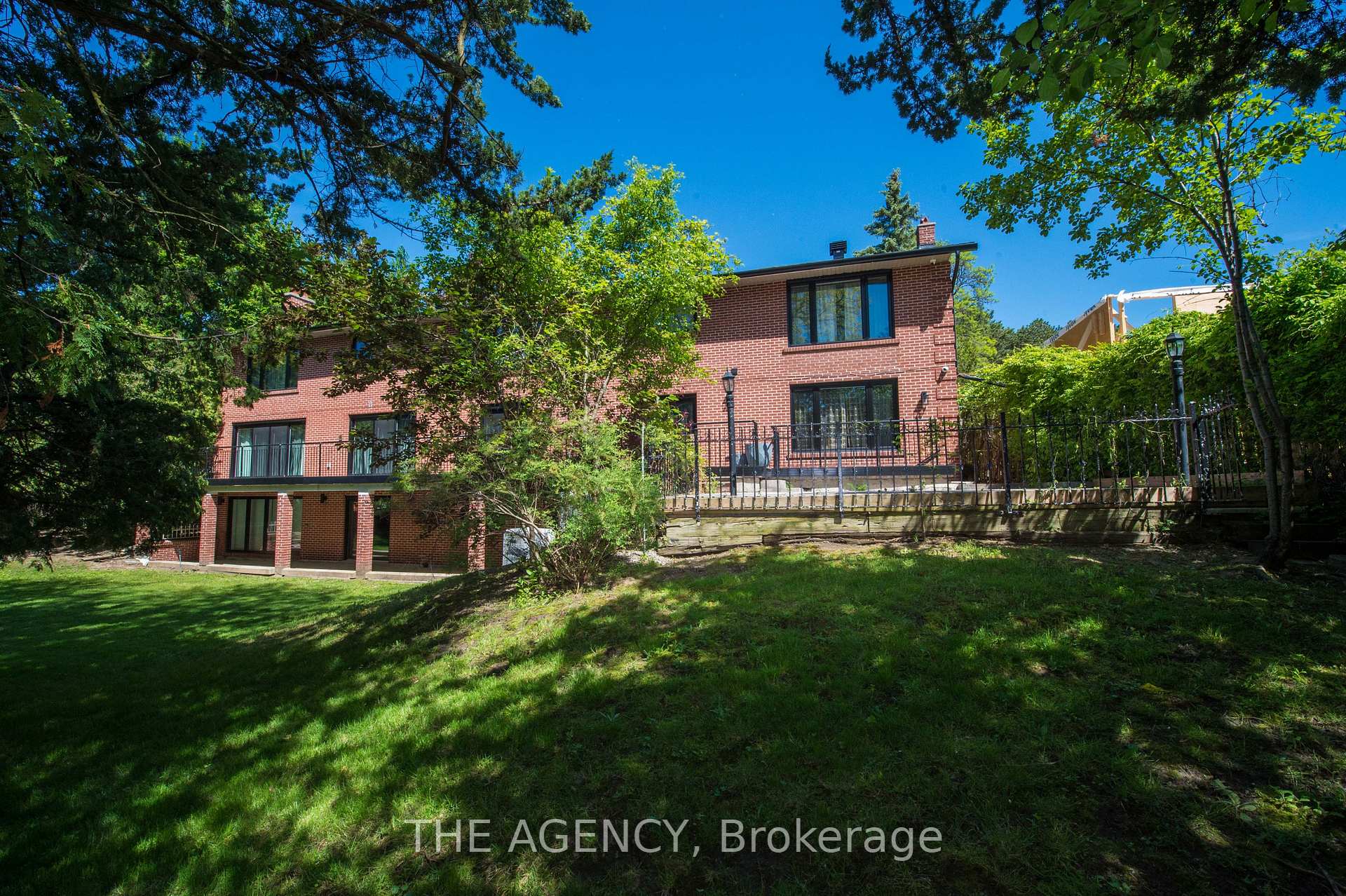 Photo 35 of 7 Shady Oaks Crescent, North York, Bridle Path-Sunnybrook-York Mills — HOMEH