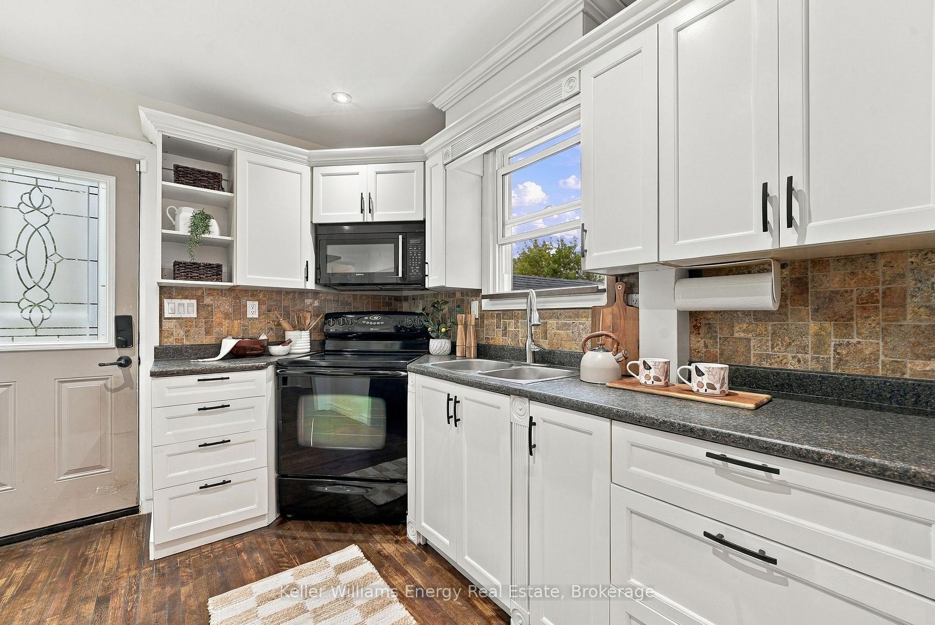 Photo 7 of 286 Gliddon Avenue, Oshawa, Central — HOMEH