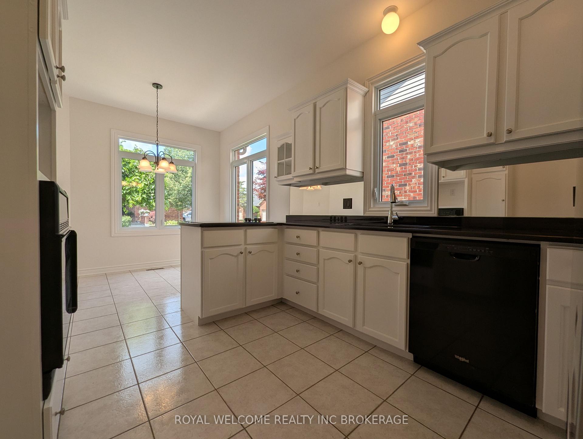 Photo 6 of Unit 10, 400 Ambleside Drive, London, North A — HOMEH