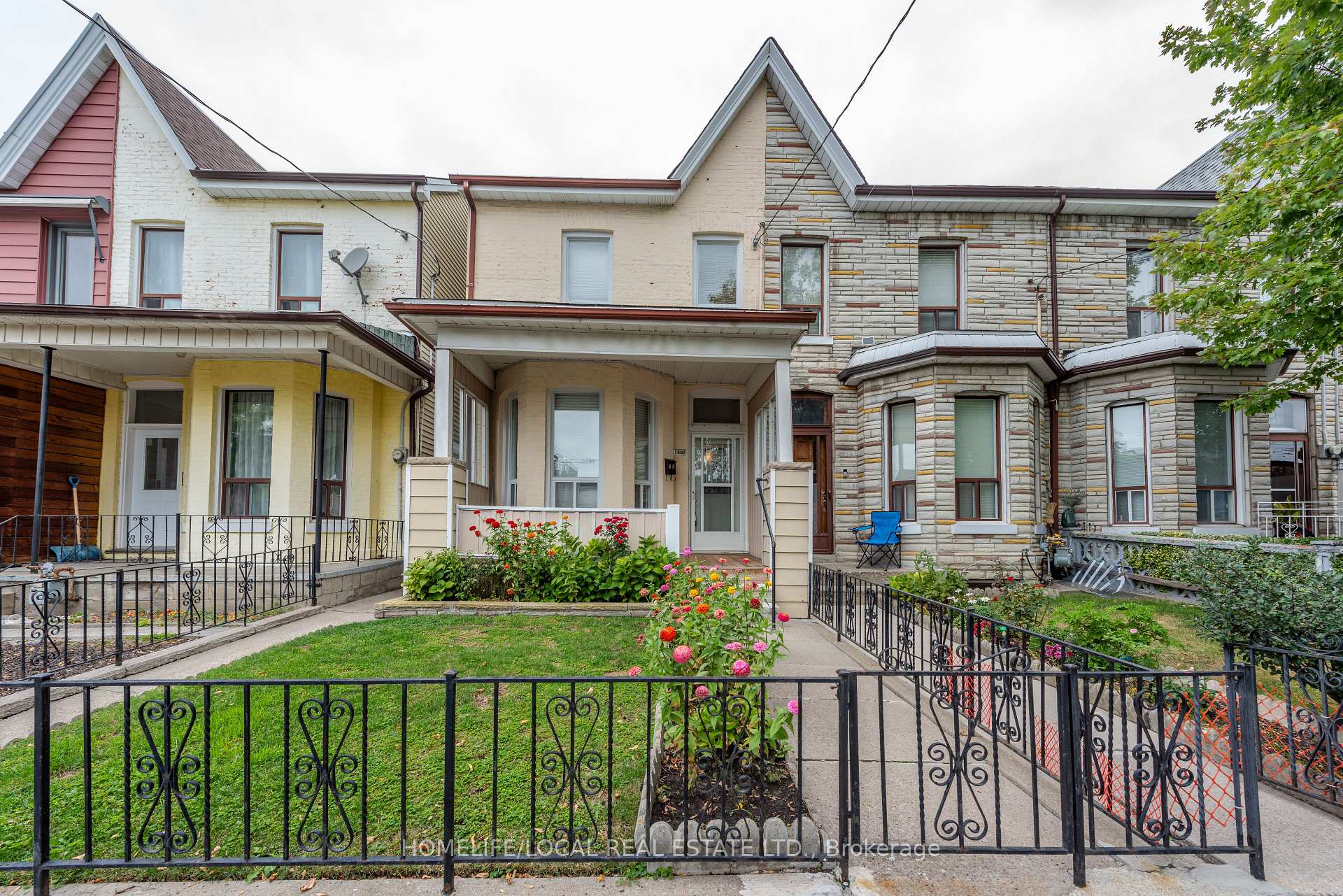Photo 1 of 38 Gordon Street, Toronto, Little Portugal — HOMEH
