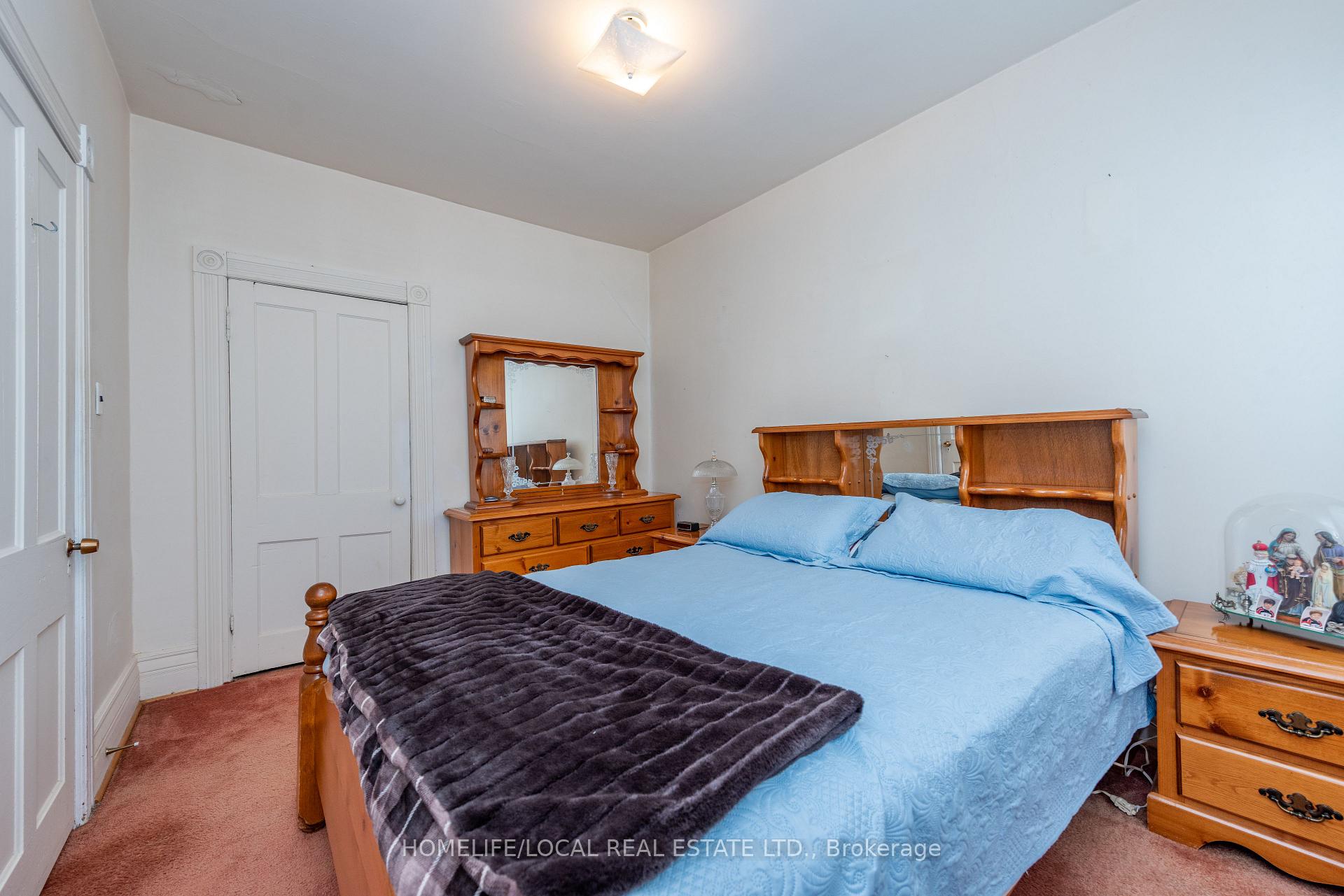 Photo 18 of 38 Gordon Street, Toronto, Little Portugal — HOMEH