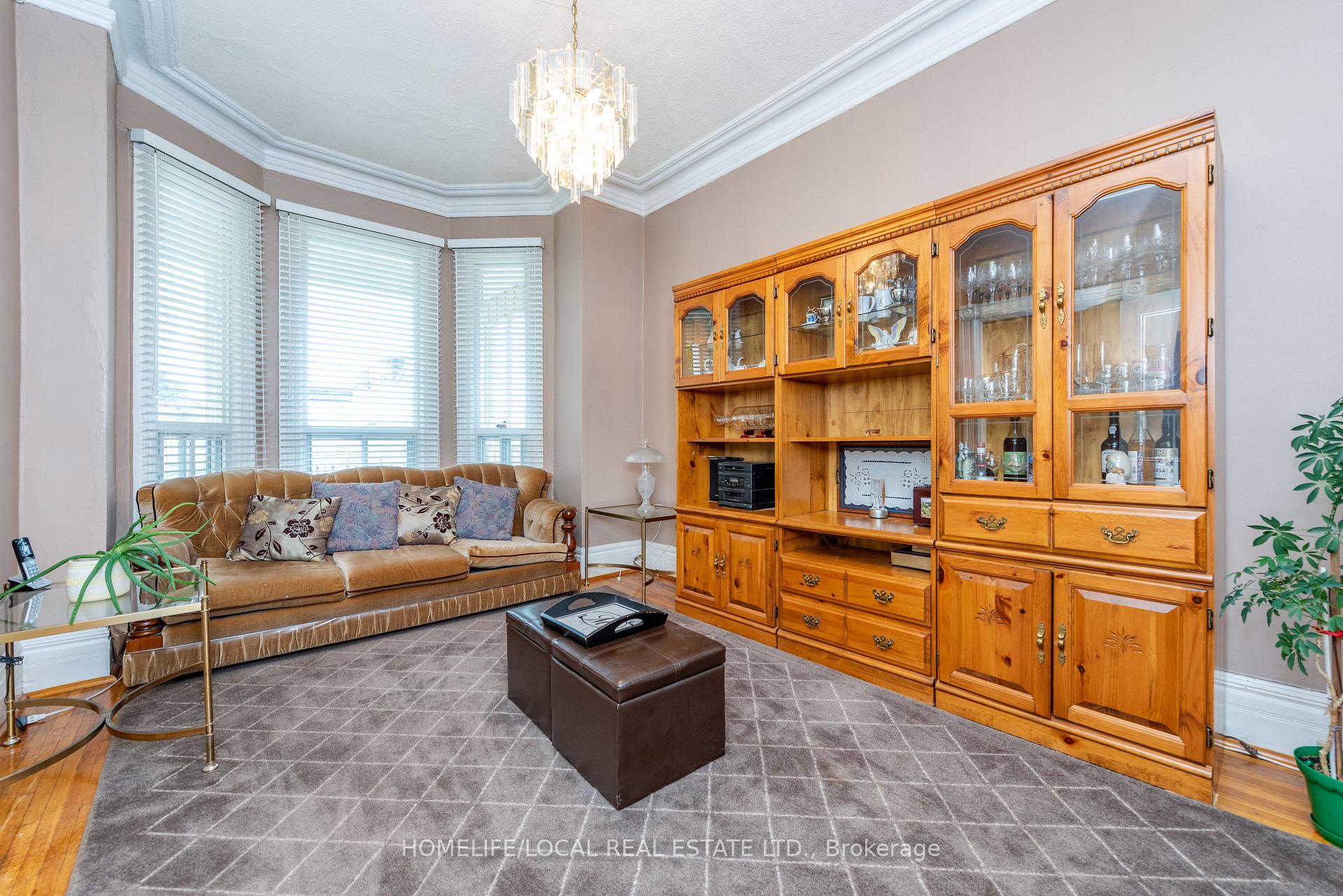 Photo 23 of 38 Gordon Street, Toronto, Little Portugal — HOMEH