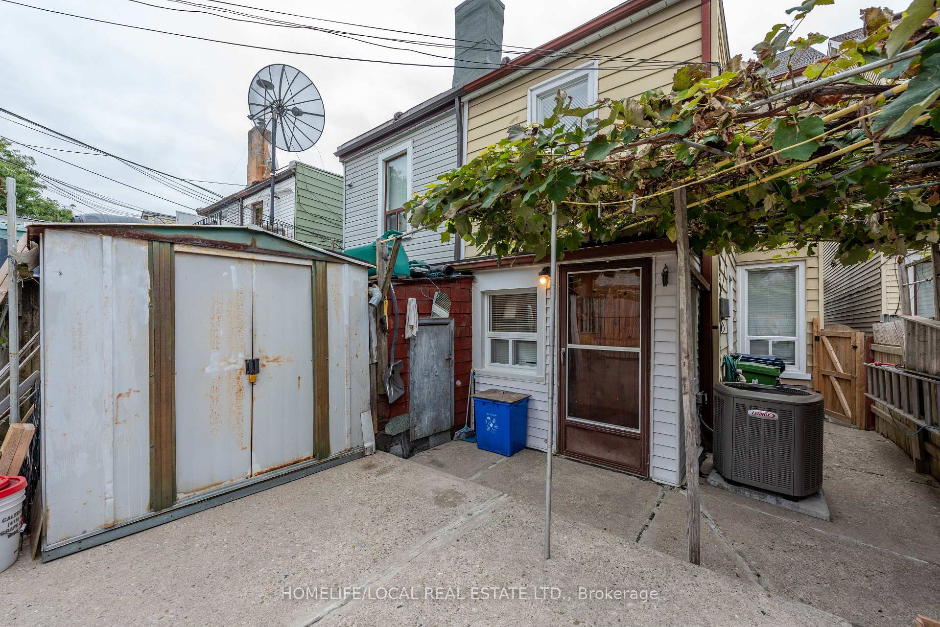 Photo 47 of 38 Gordon Street, Toronto, Little Portugal — HOMEH