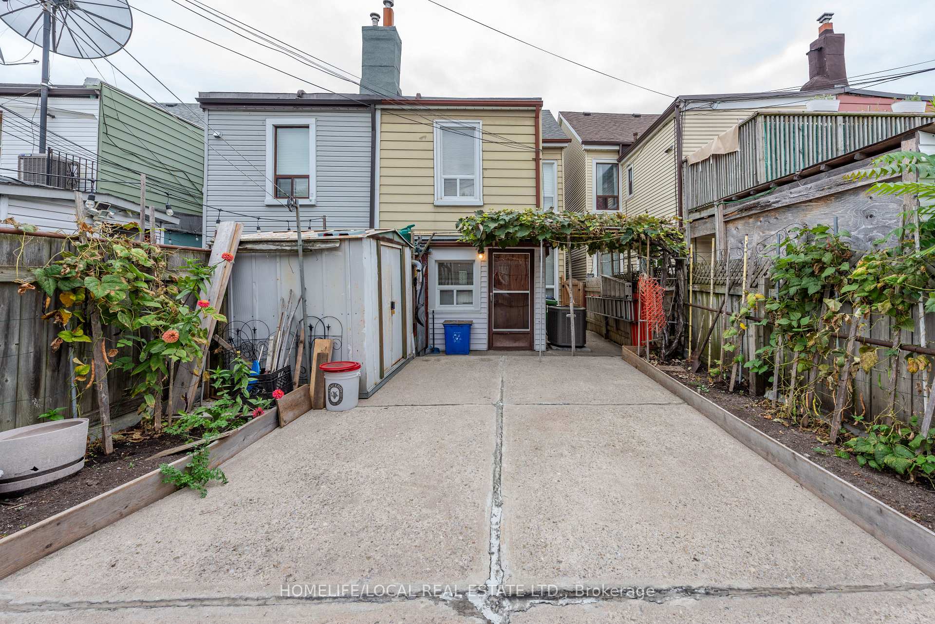 Photo 48 of 38 Gordon Street, Toronto, Little Portugal — HOMEH