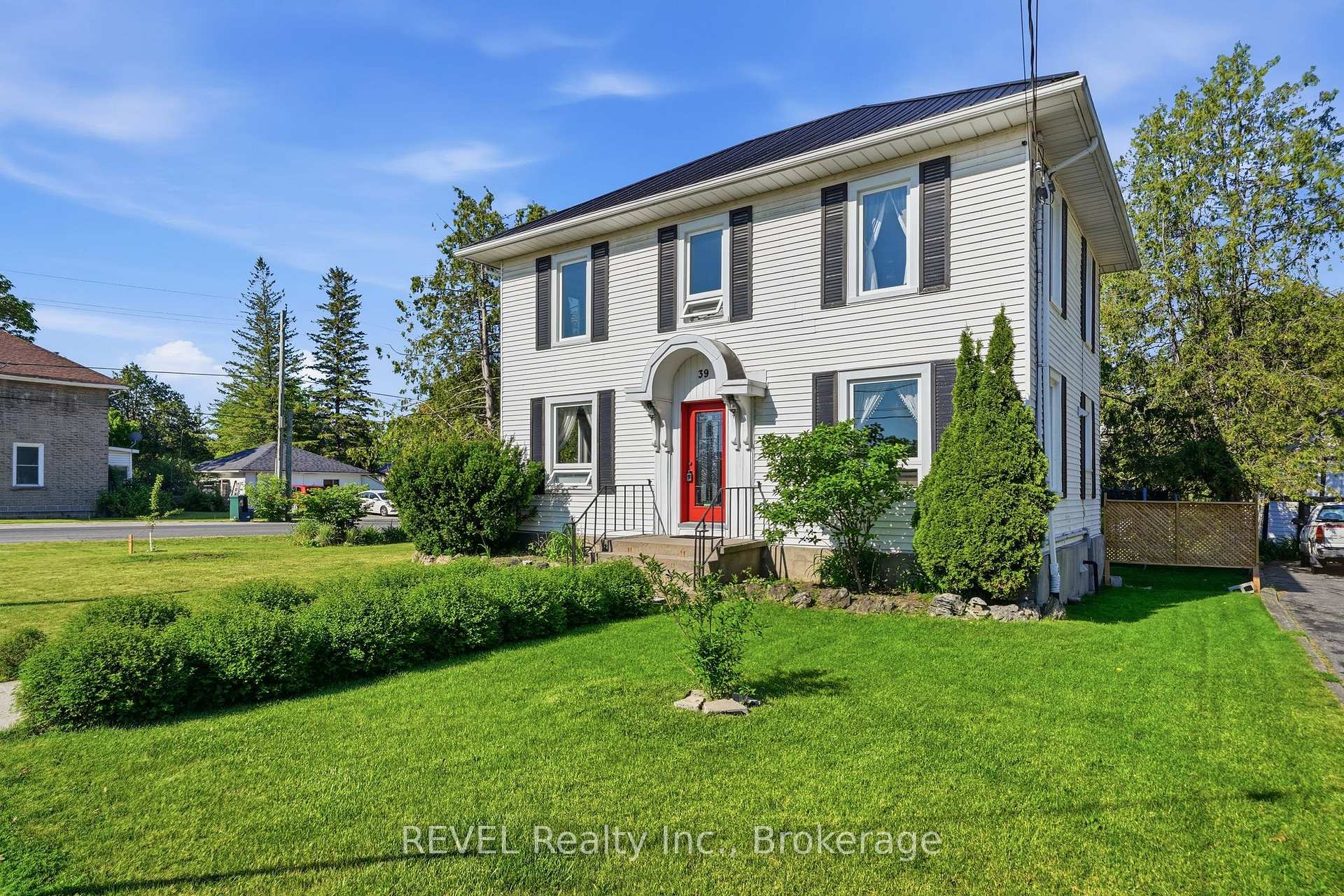 Photo of 39 Trent Street N