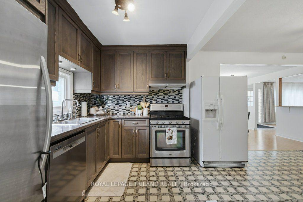 Photo 16 of 82 South Edgeware Road, St. Thomas — HOMEH