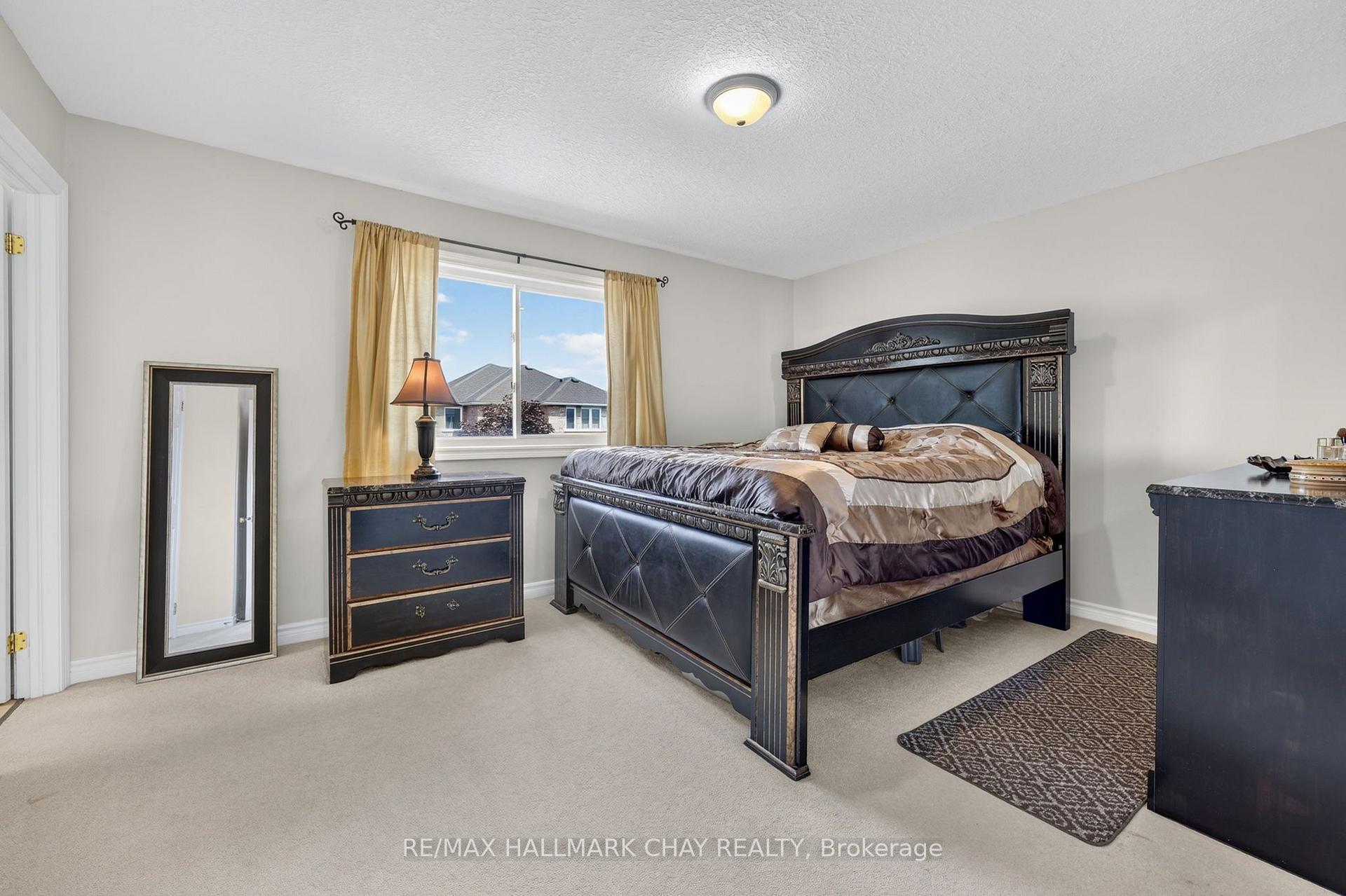 Photo 11 of 43 Graihawk Drive, Barrie, Ardagh — HOMEH