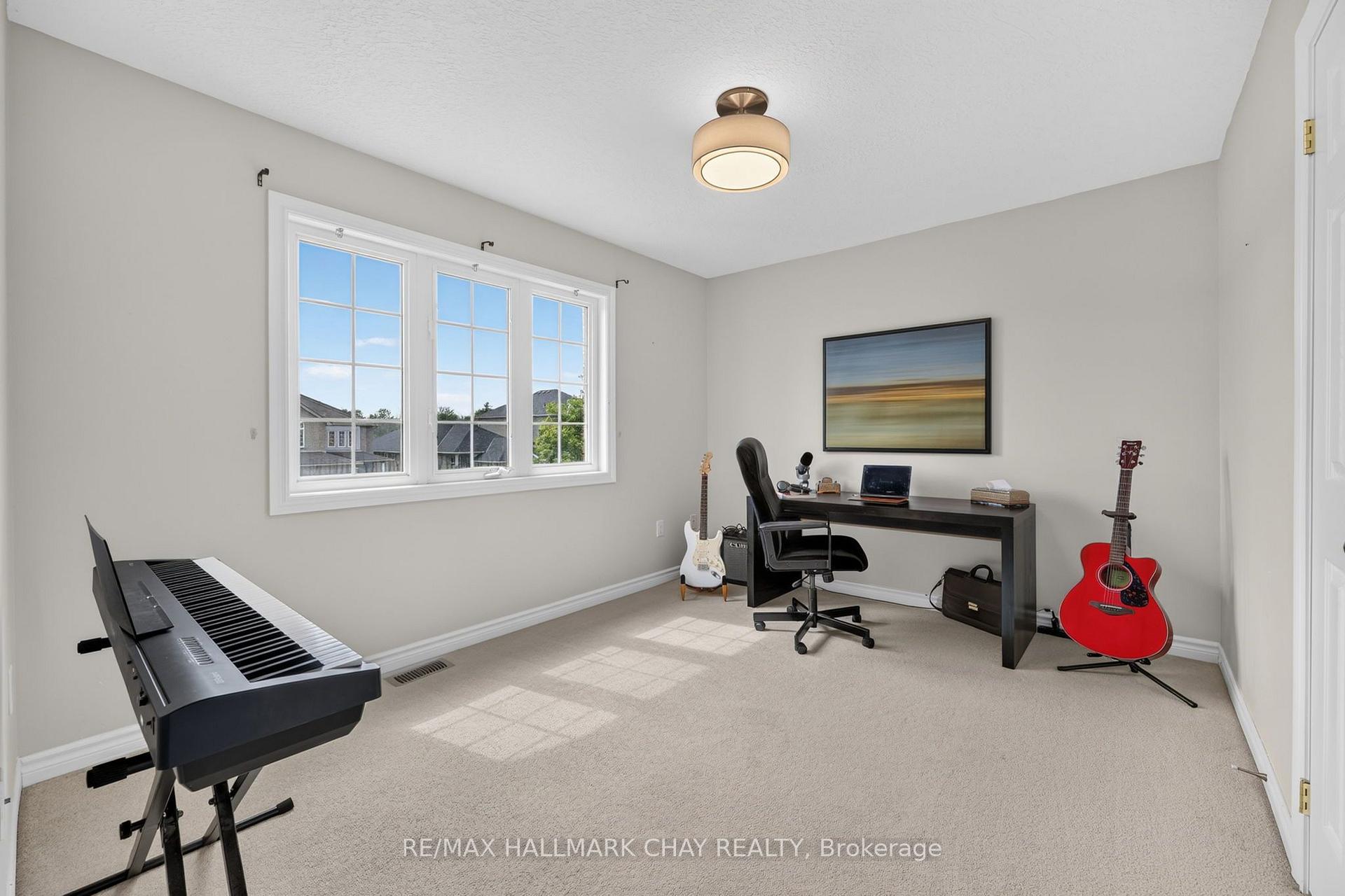 Photo 15 of 43 Graihawk Drive, Barrie, Ardagh — HOMEH