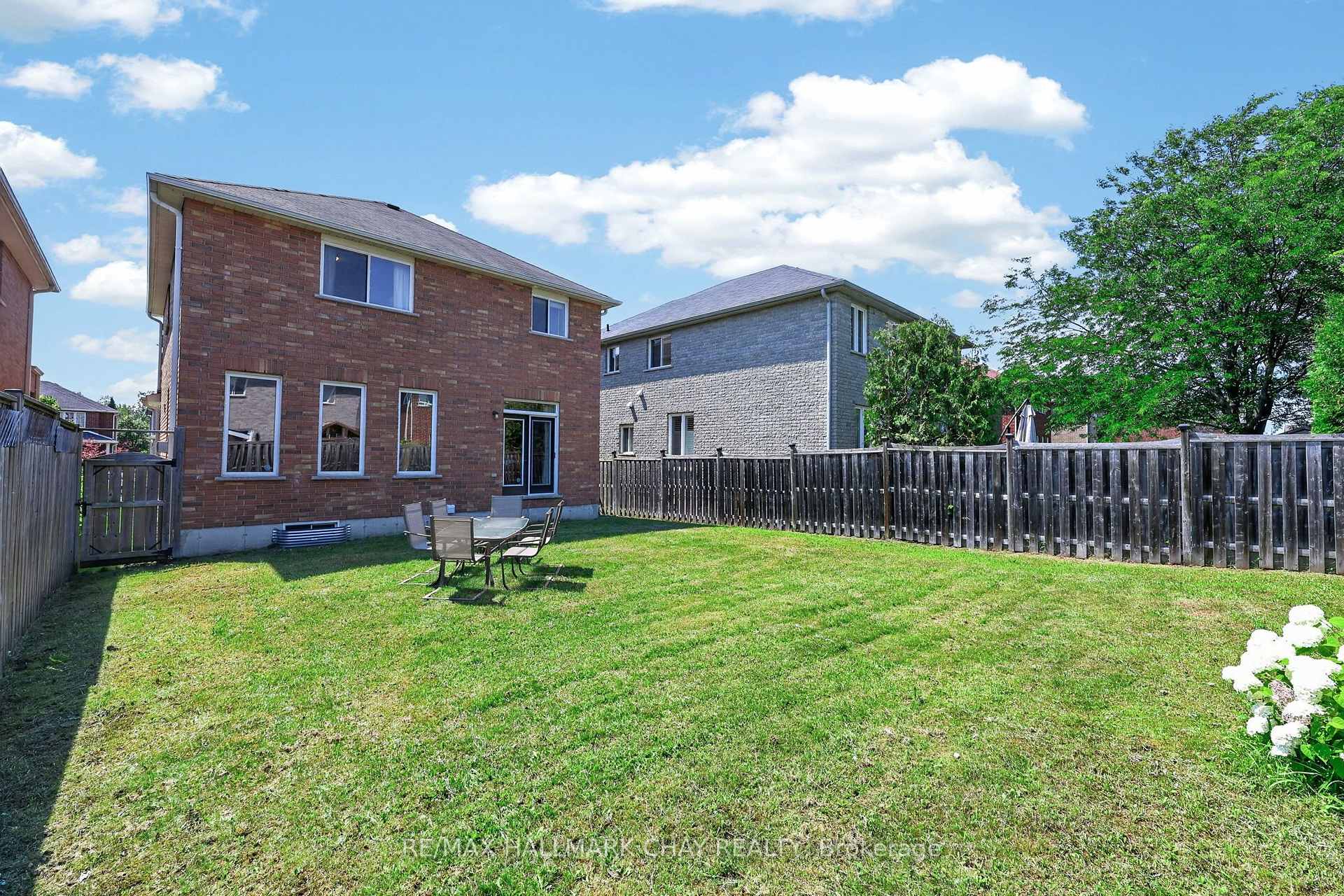 Photo 18 of 43 Graihawk Drive, Barrie, Ardagh — HOMEH