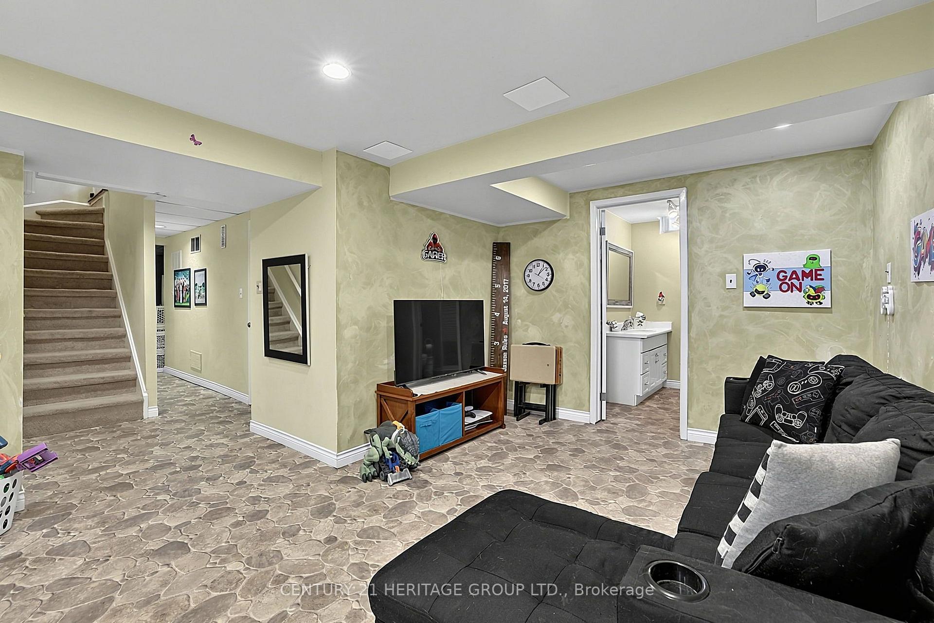 Photo 26 of 214 Lancaster Avenue, Newmarket, Bristol-London — HOMEH