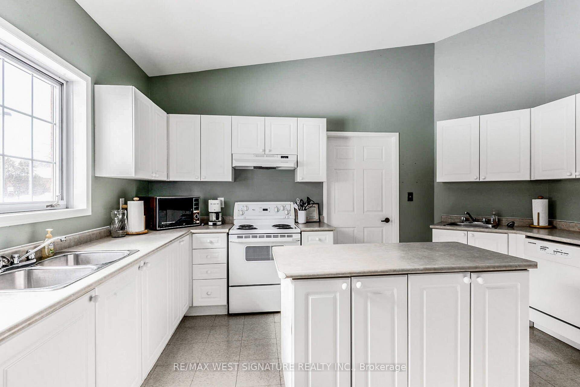 Photo 24 of Unit 105, 75 Treelawn Boulevard, Vaughan, Kleinburg — HOMEH