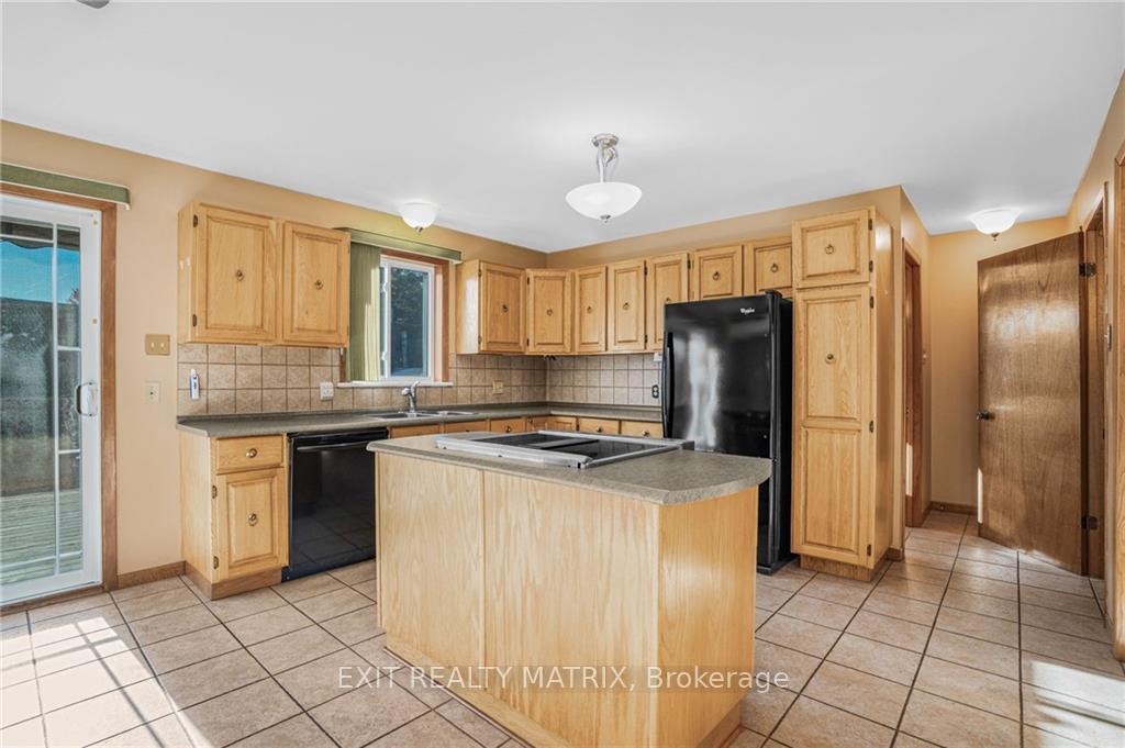 Photo 8 of 127 Home Avenue, Champlain, Vankleek Hill — HOMEH