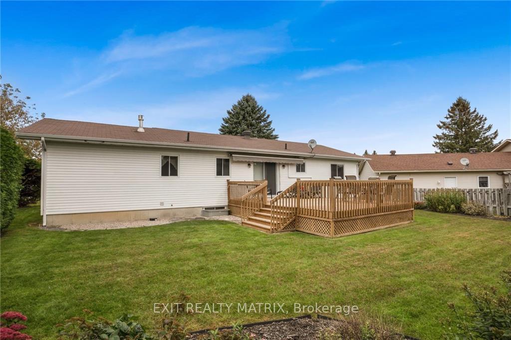 Photo 21 of 127 Home Avenue, Champlain, Vankleek Hill — HOMEH