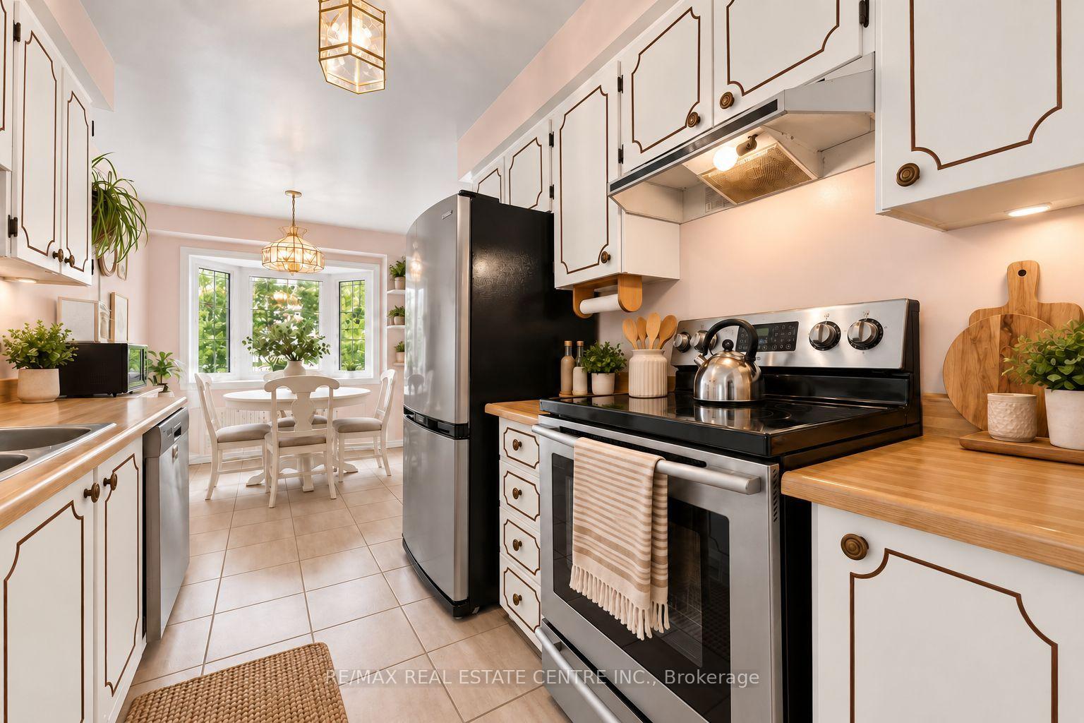 Photo 14 of 26 Jameson Crescent, Brampton, Northgate — HOMEH