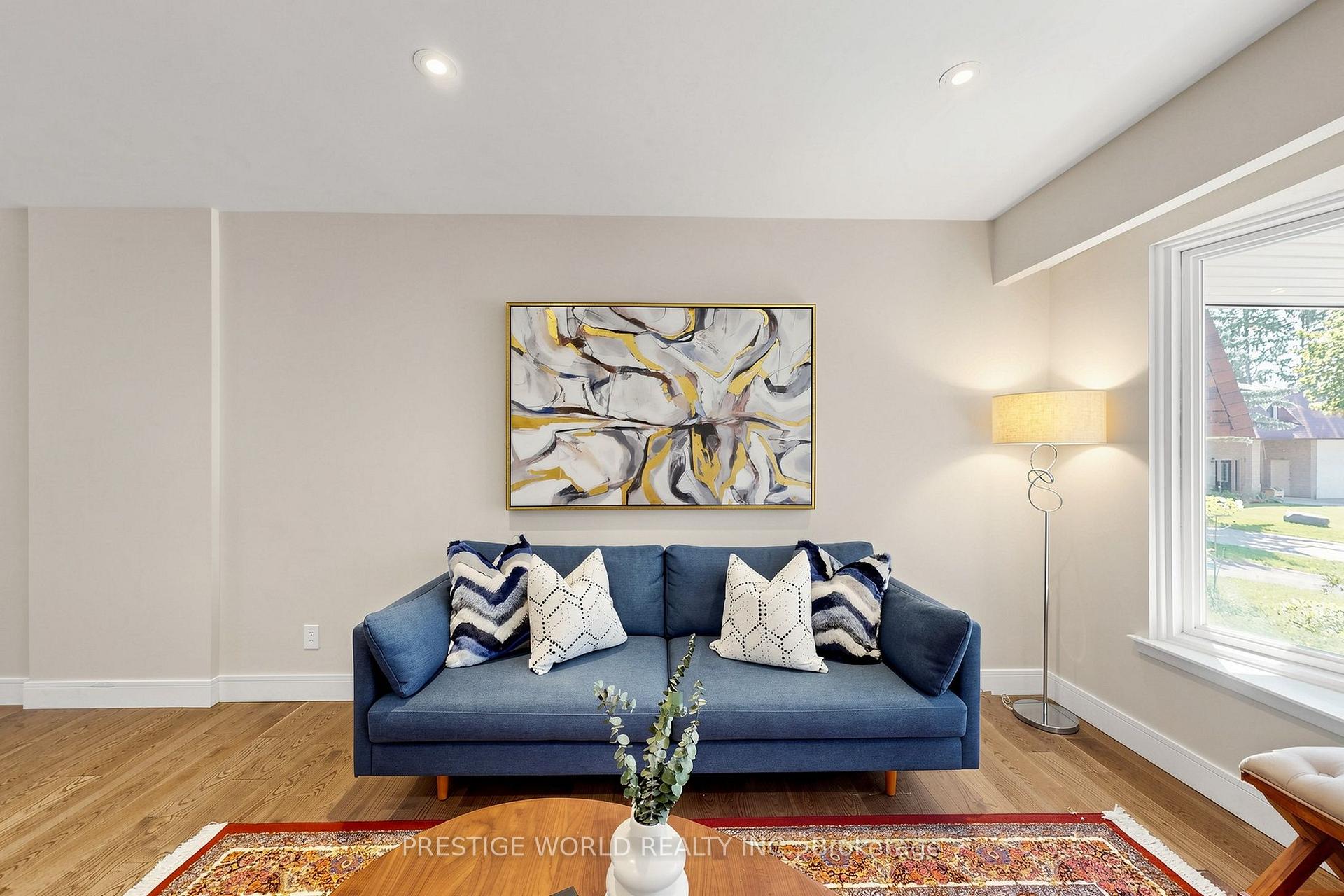 Photo 8 of 20 Hester Court, Markham, Royal Orchard — HOMEH