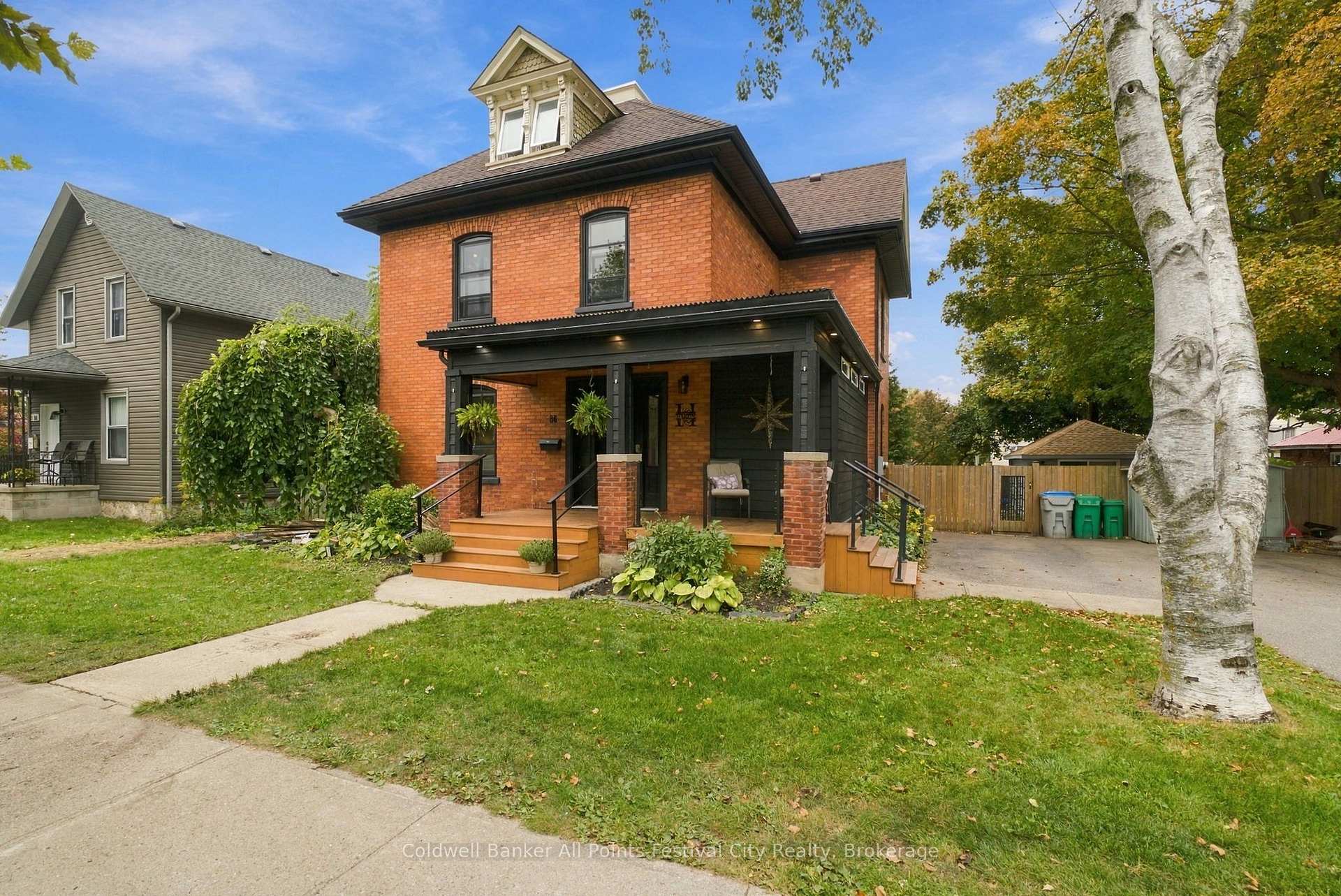 Photo 3 of 86 Toronto Street, Goderich, Goderich (Town) — HOMEH