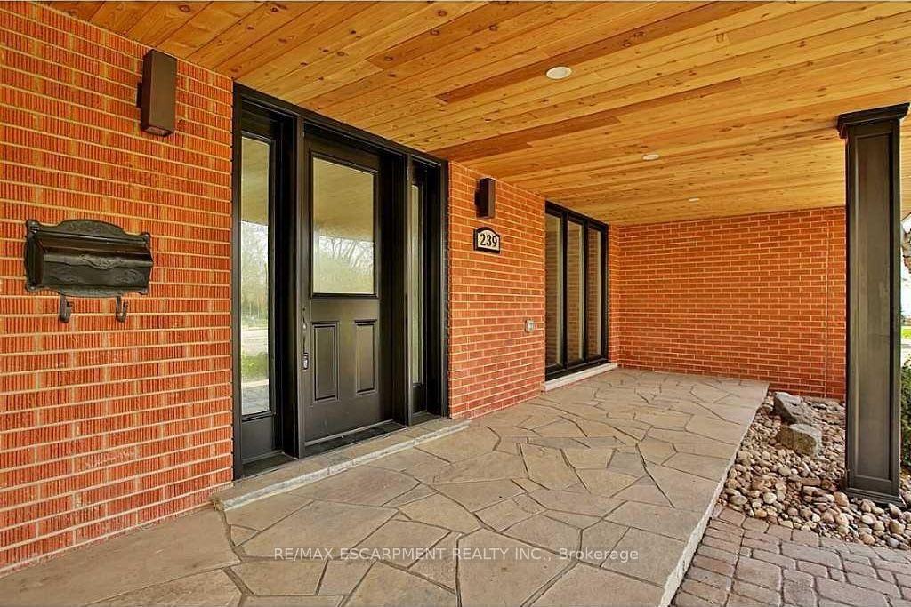 Photo 3 of 239 Guelph Line, Burlington, Roseland — HOMEH