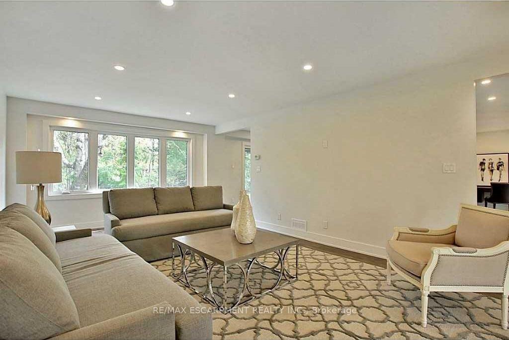 Photo 7 of 239 Guelph Line, Burlington, Roseland — HOMEH