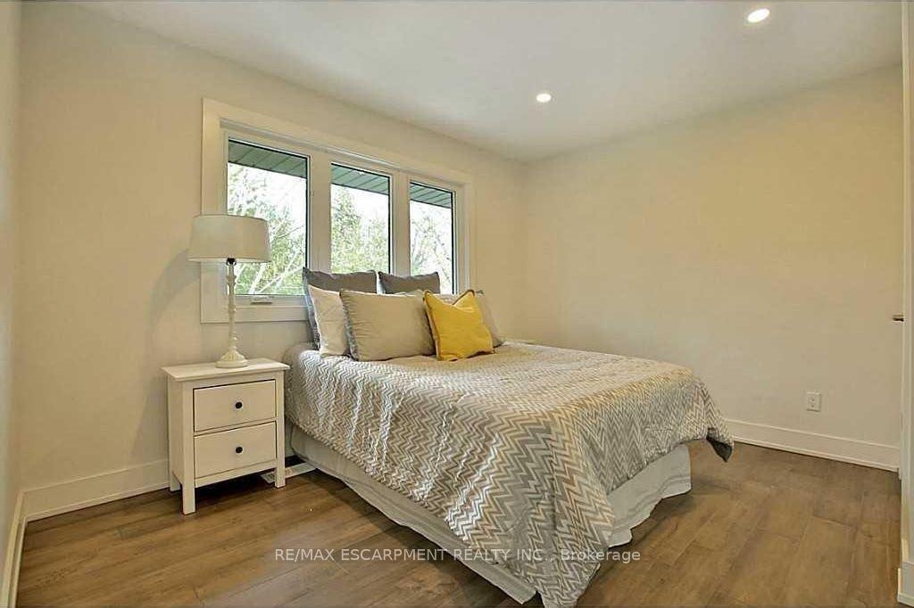 Photo 20 of 239 Guelph Line, Burlington, Roseland — HOMEH