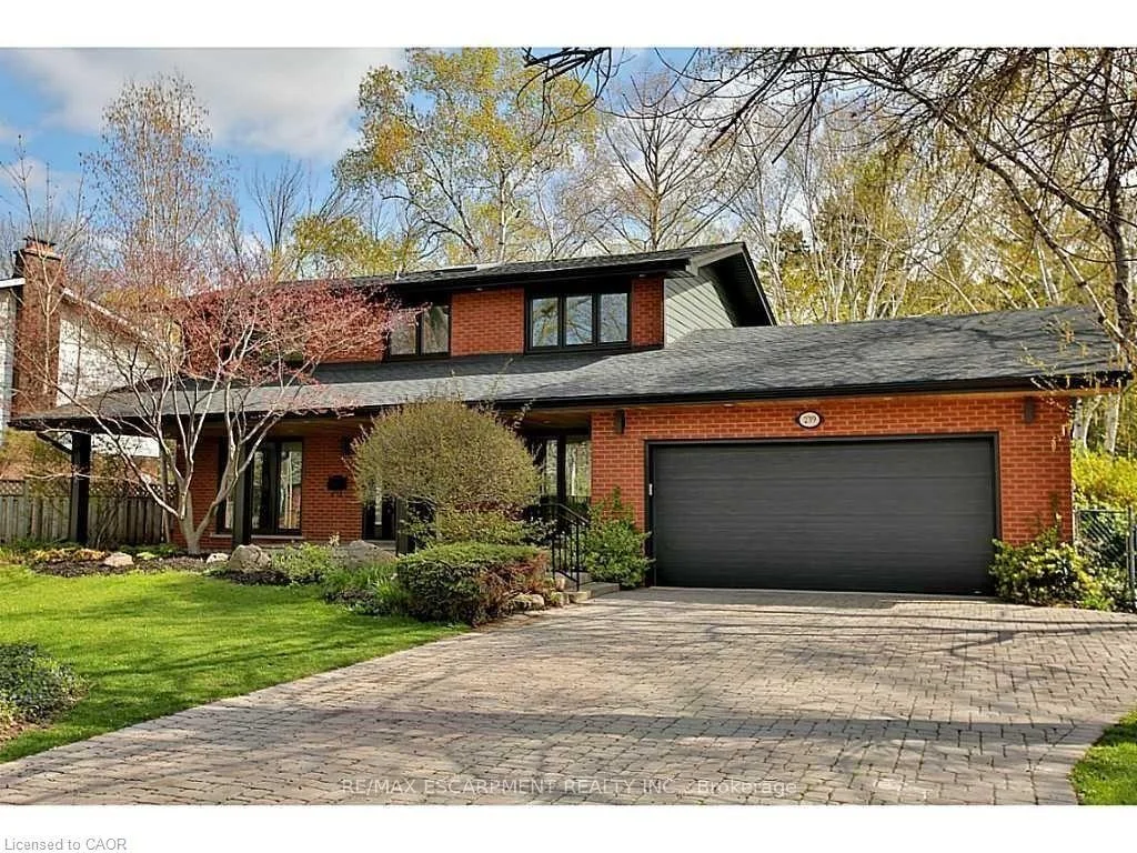 Photo 2 of 239 Guelph Line, Burlington, Roseland — HOMEH