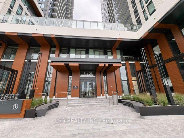 Front of Unit 2210, 21 meadowdale Road