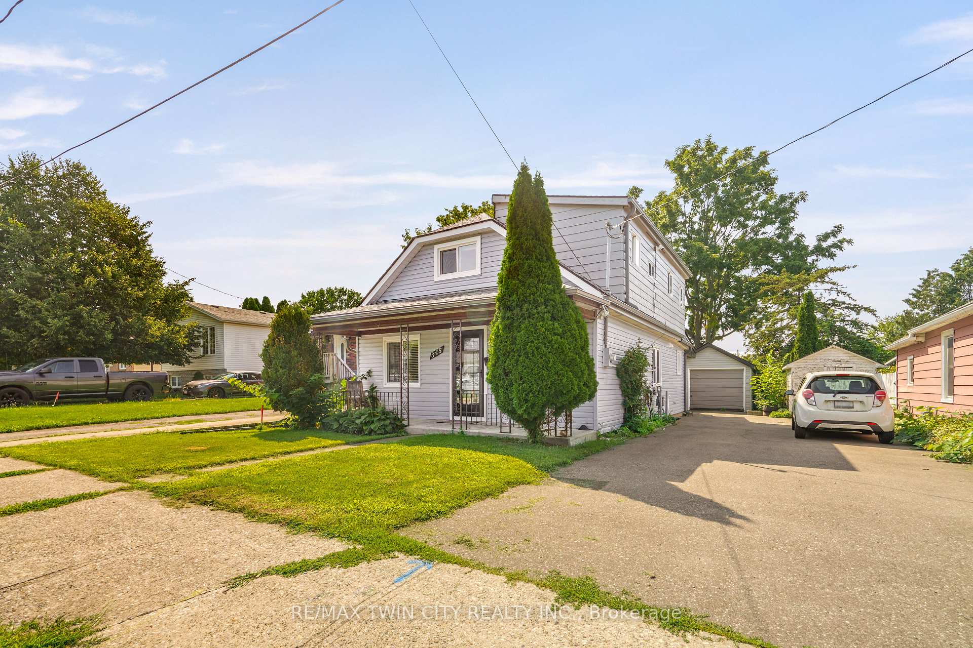 Photo 3 of 345 Nelson Street, Brantford, East Ward — HOMEH