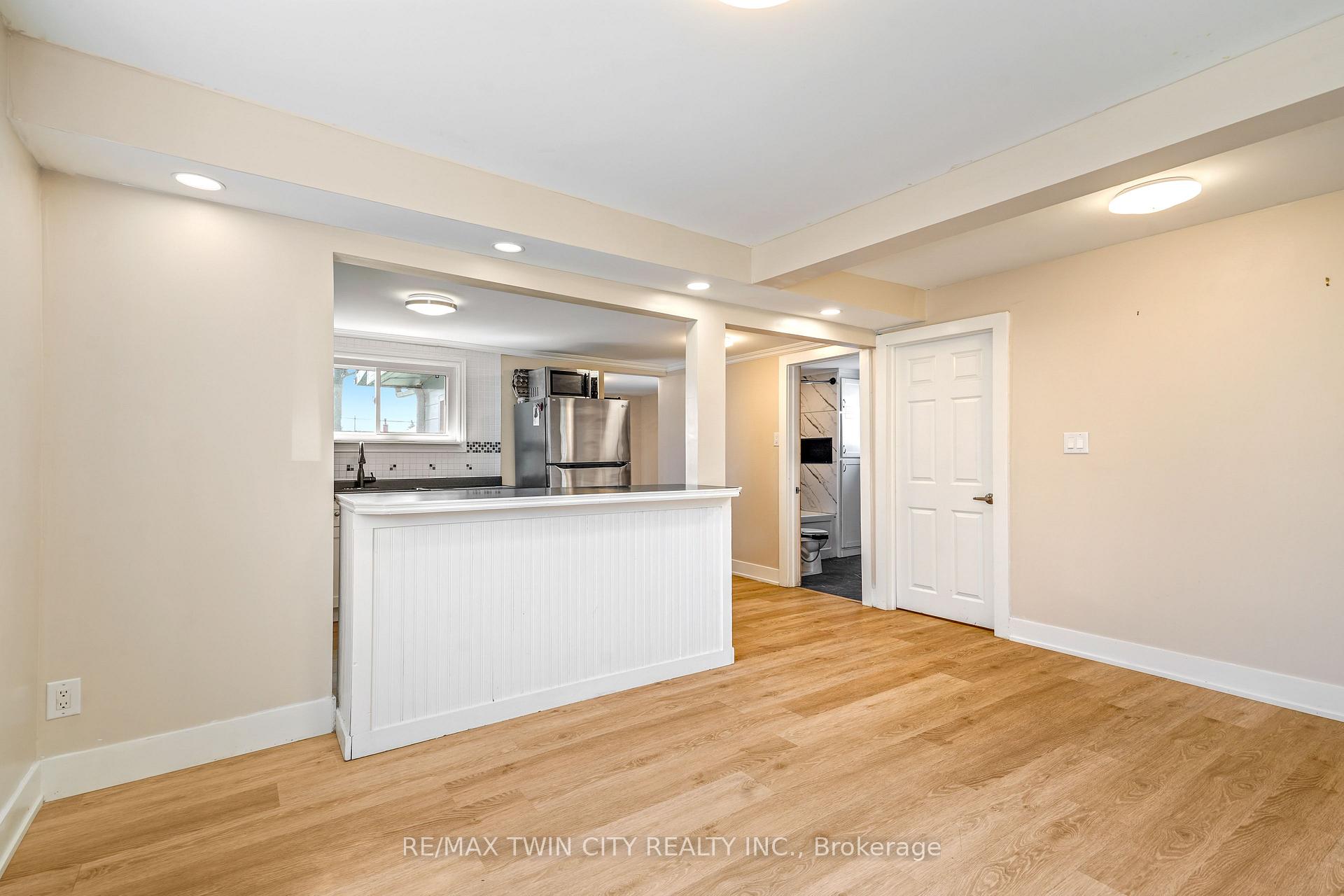 Photo 16 of 345 Nelson Street, Brantford, East Ward — HOMEH