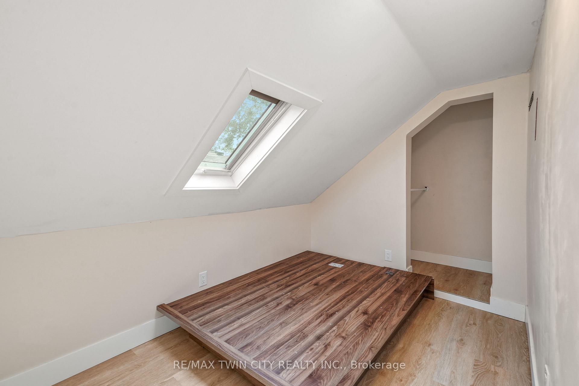 Photo 31 of 345 Nelson Street, Brantford, East Ward — HOMEH