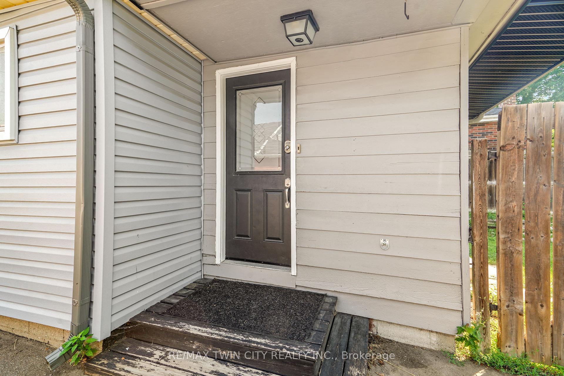 Photo 39 of 345 Nelson Street, Brantford, East Ward — HOMEH