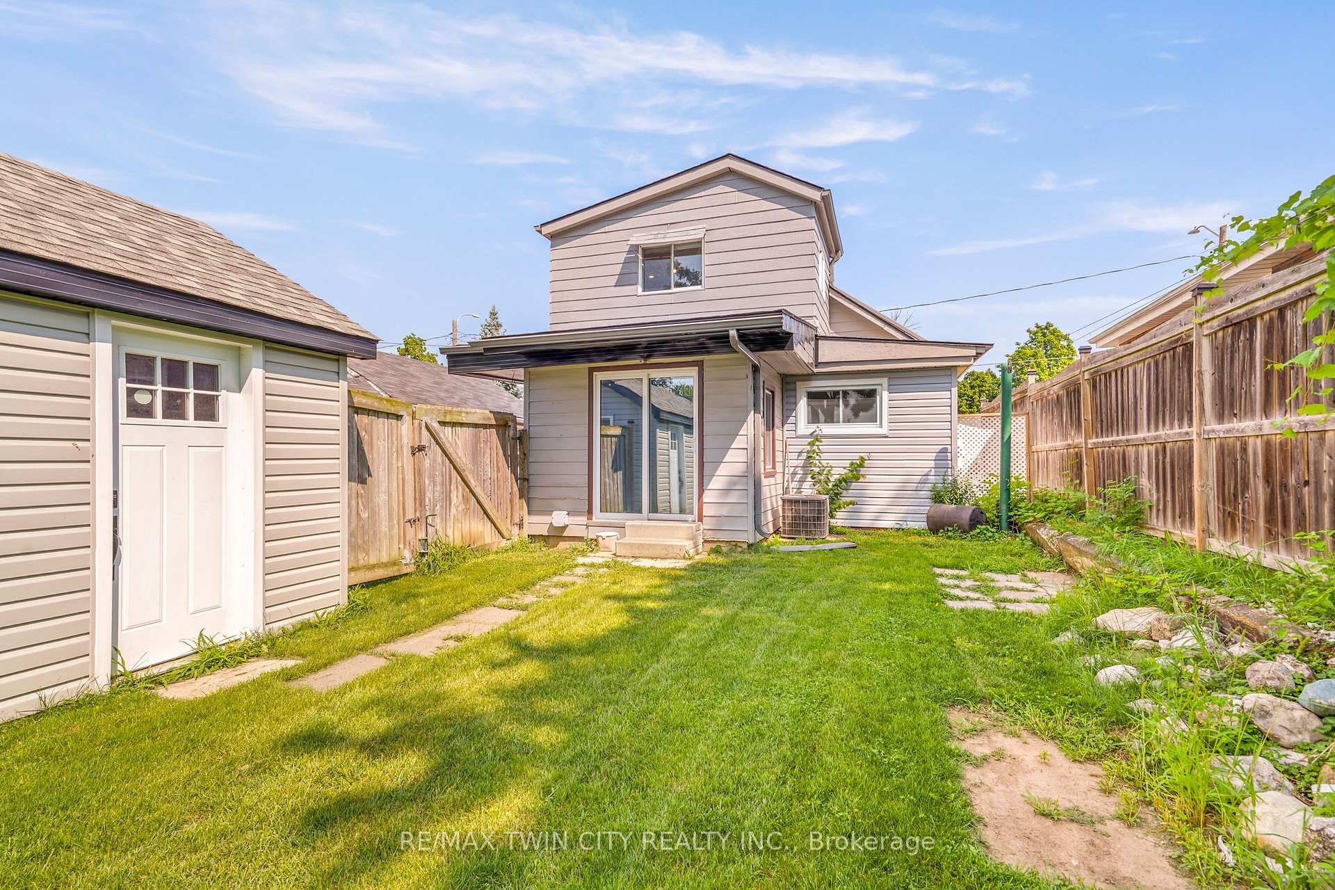 Photo 41 of 345 Nelson Street, Brantford, East Ward — HOMEH
