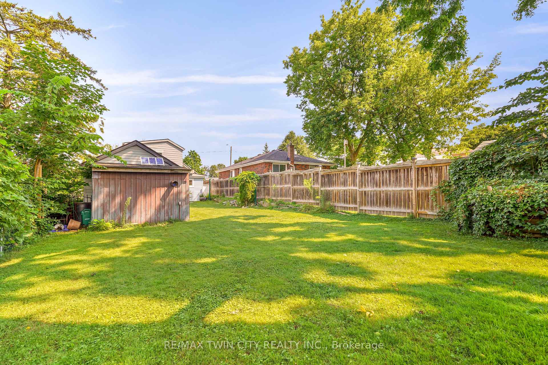 Photo 45 of 345 Nelson Street, Brantford, East Ward — HOMEH