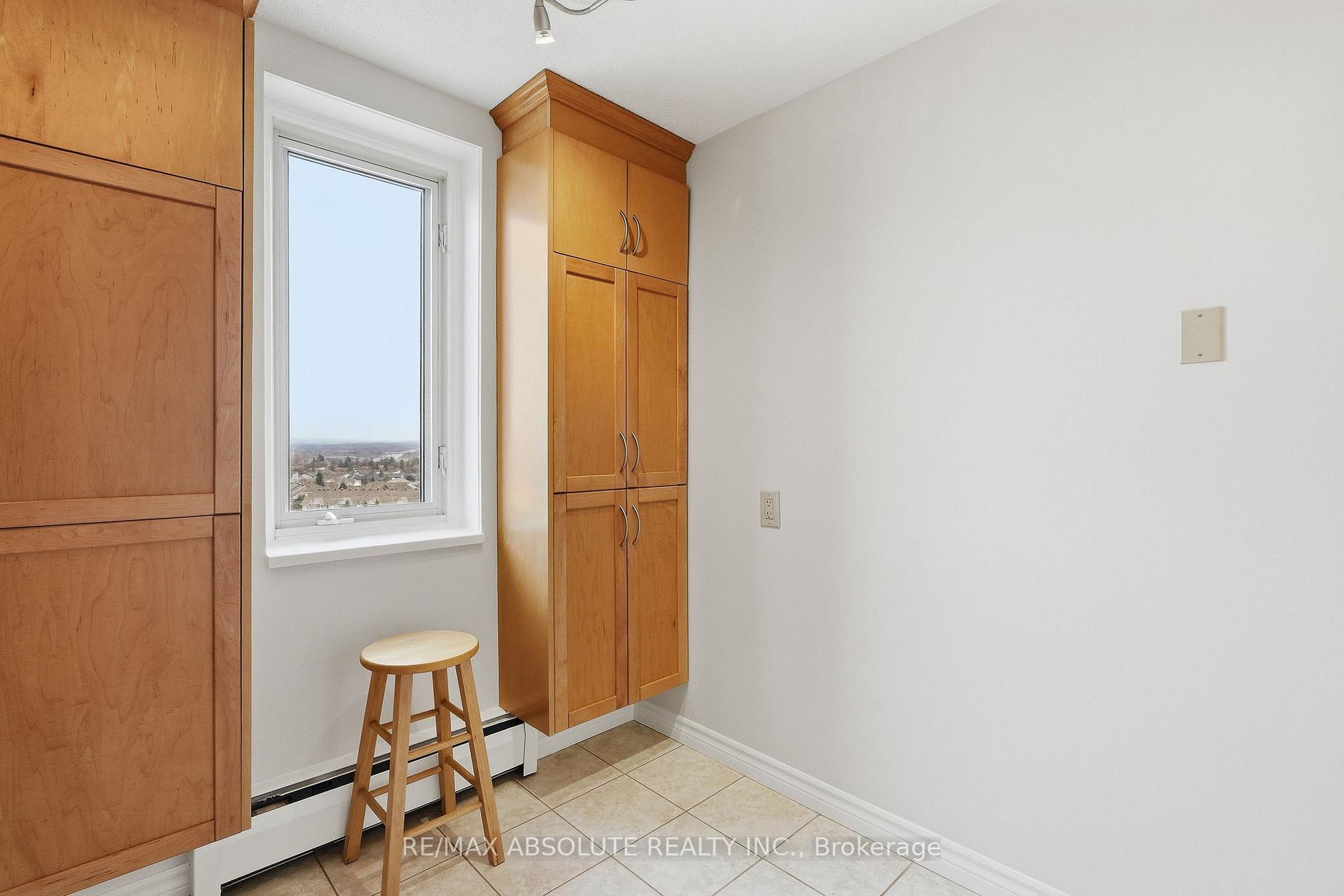 Photo 15 of Unit 1010, 915 Elmsmere Road, Ottawa, Beacon Hill South — HOMEH
