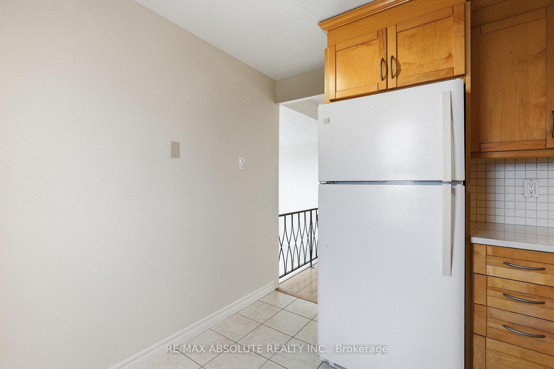 Photo 17 of Unit 1010, 915 Elmsmere Road, Ottawa, Beacon Hill South — HOMEH
