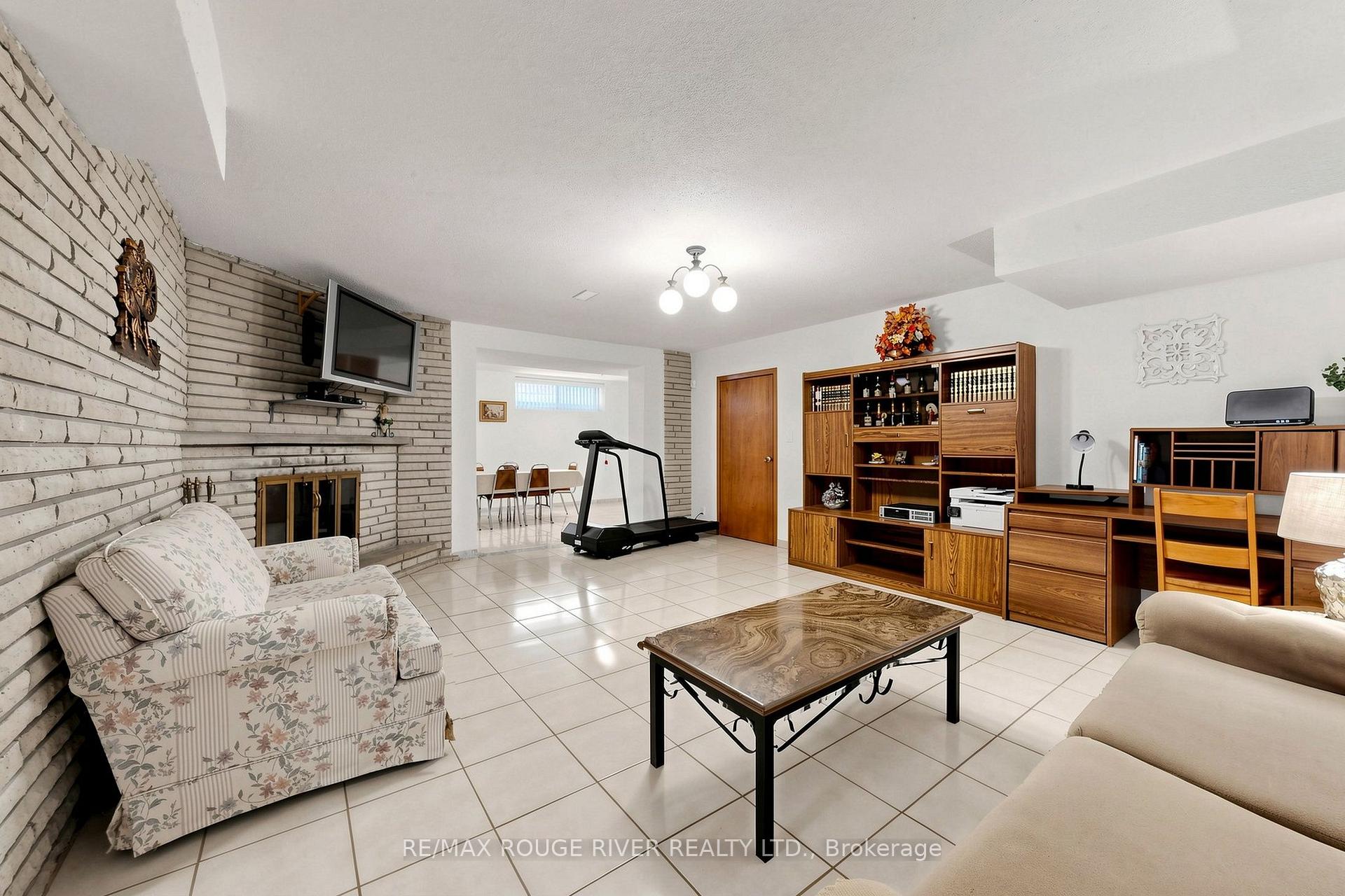 Photo 36 of 48 Chillery Avenue, Scarborough, Eglinton East — HOMEH