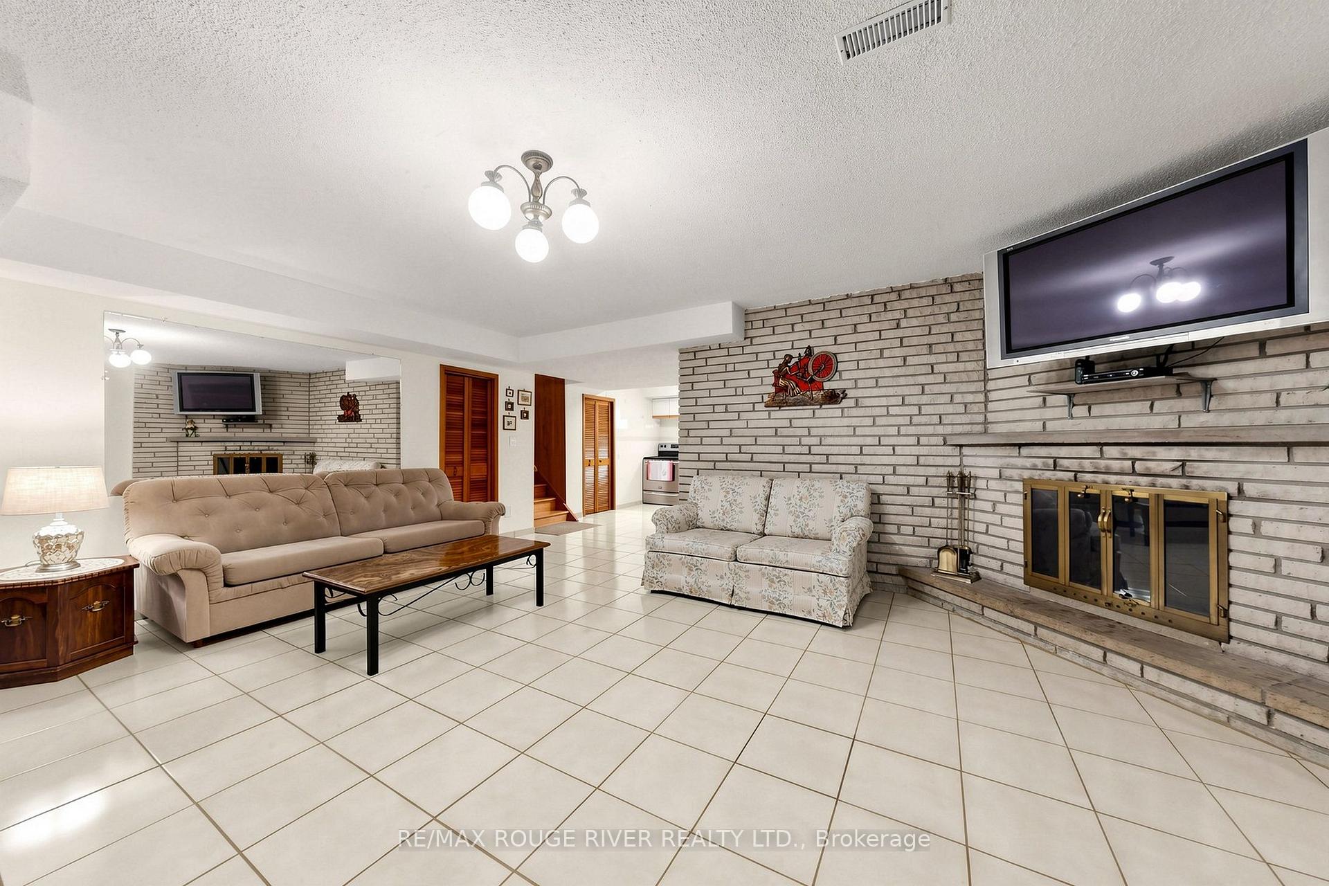 Photo 38 of 48 Chillery Avenue, Scarborough, Eglinton East — HOMEH
