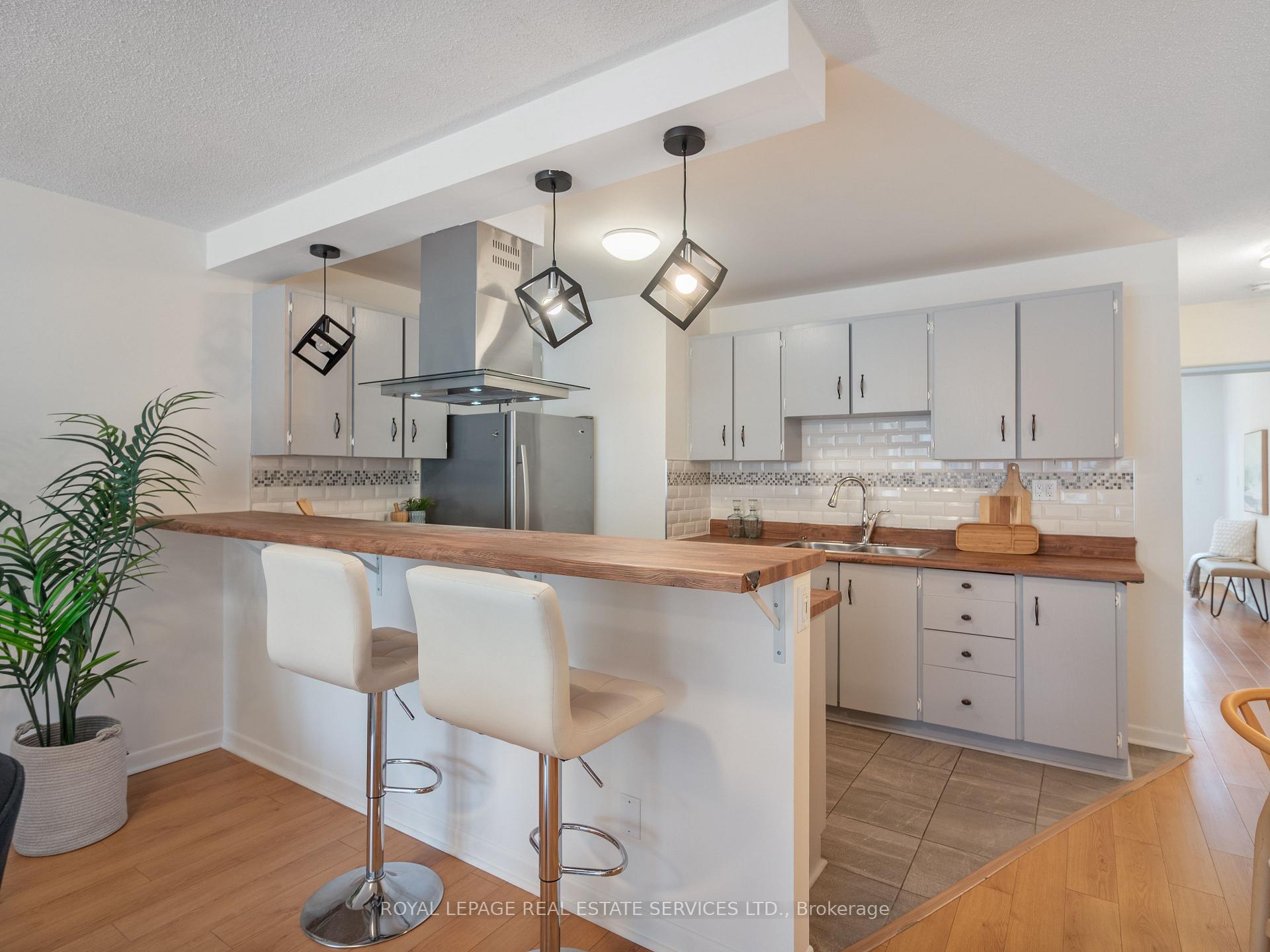 Photo 8 of 346 Indian Road Crescent, Toronto, Junction Area — HOMEH
