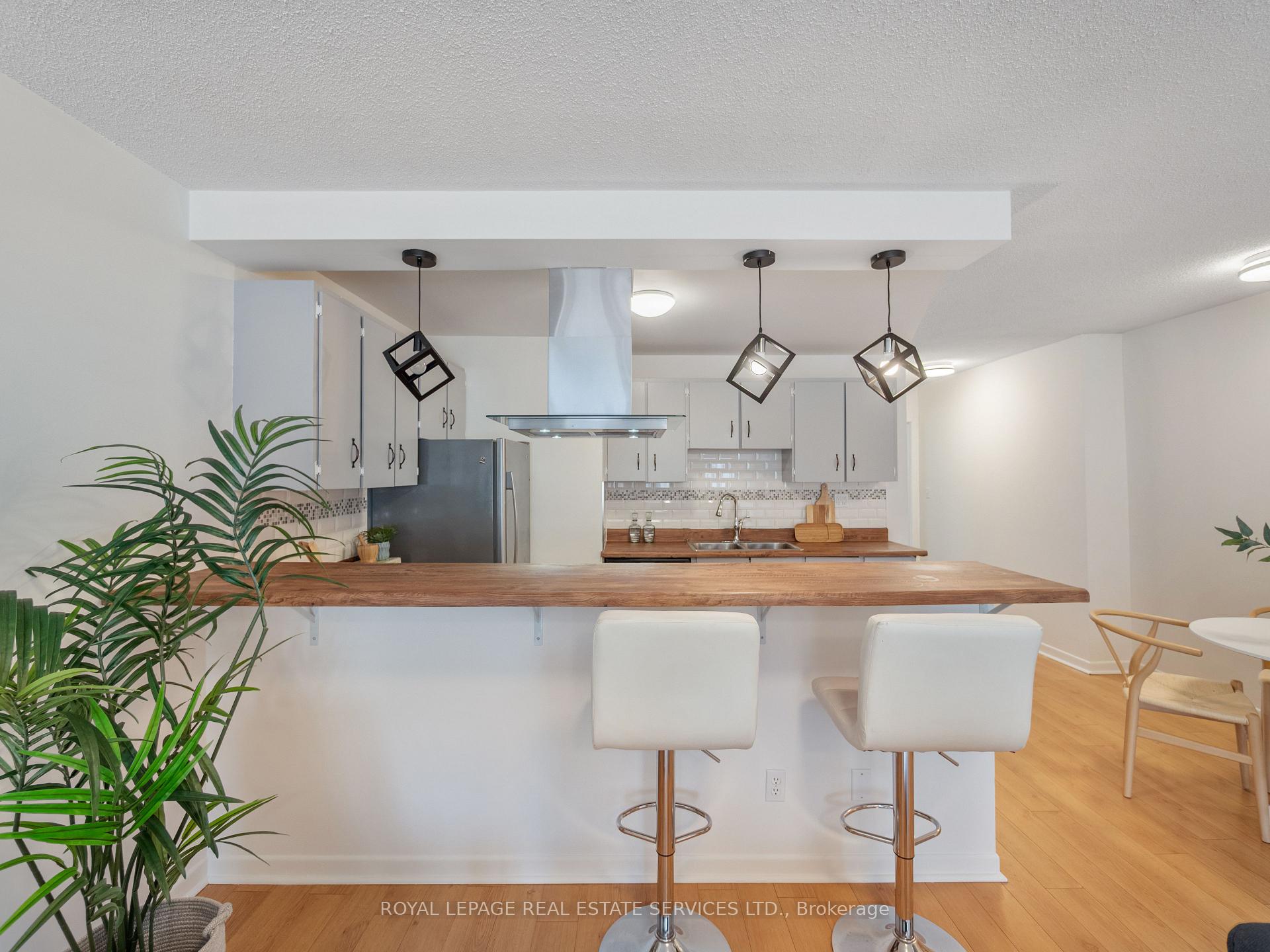 Photo 9 of 346 Indian Road Crescent, Toronto, Junction Area — HOMEH