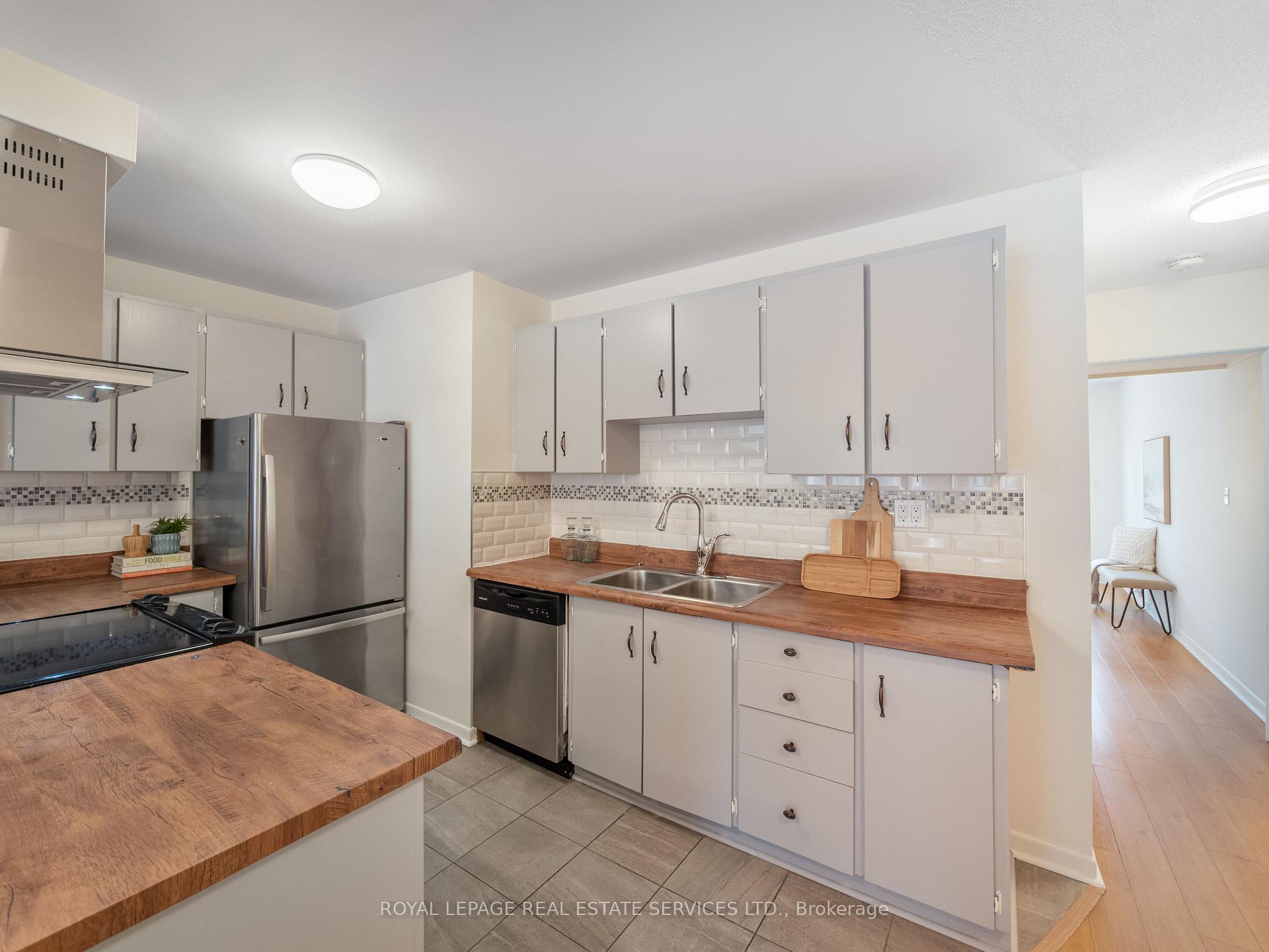 Photo 11 of 346 Indian Road Crescent, Toronto, Junction Area — HOMEH