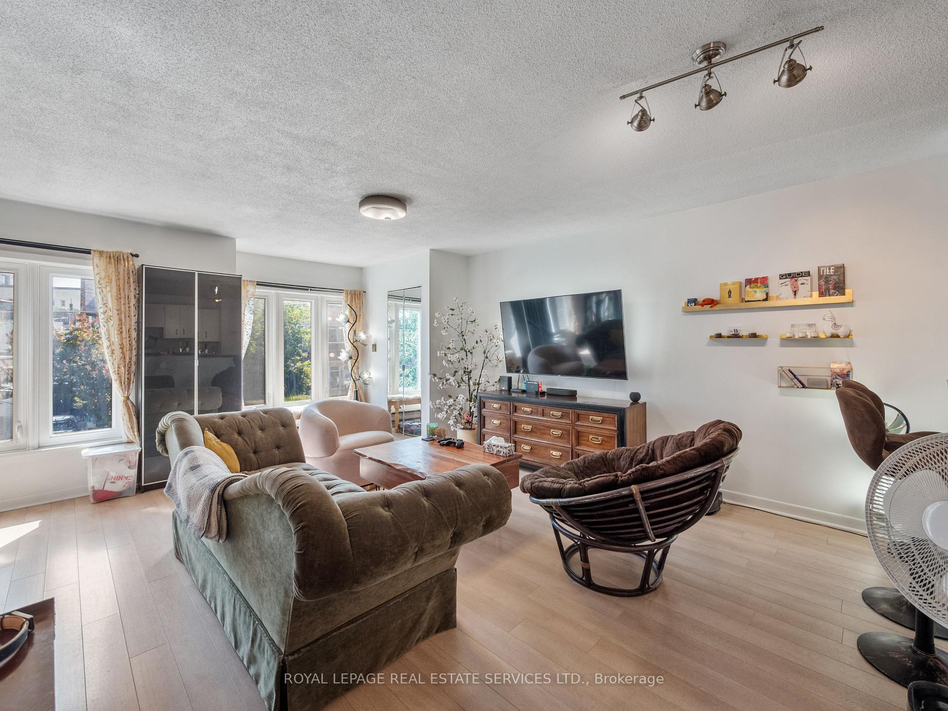 Photo 24 of 346 Indian Road Crescent, Toronto, Junction Area — HOMEH