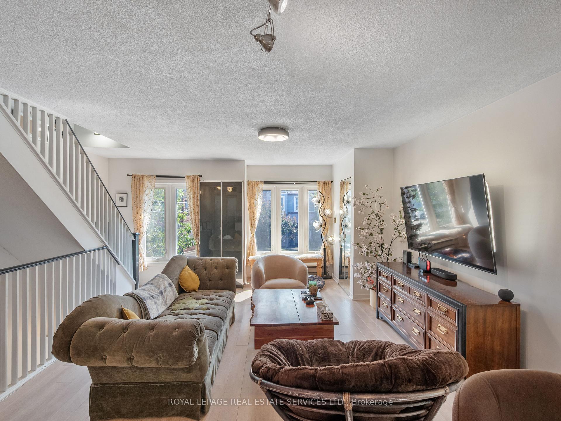 Photo 27 of 346 Indian Road Crescent, Toronto, Junction Area — HOMEH