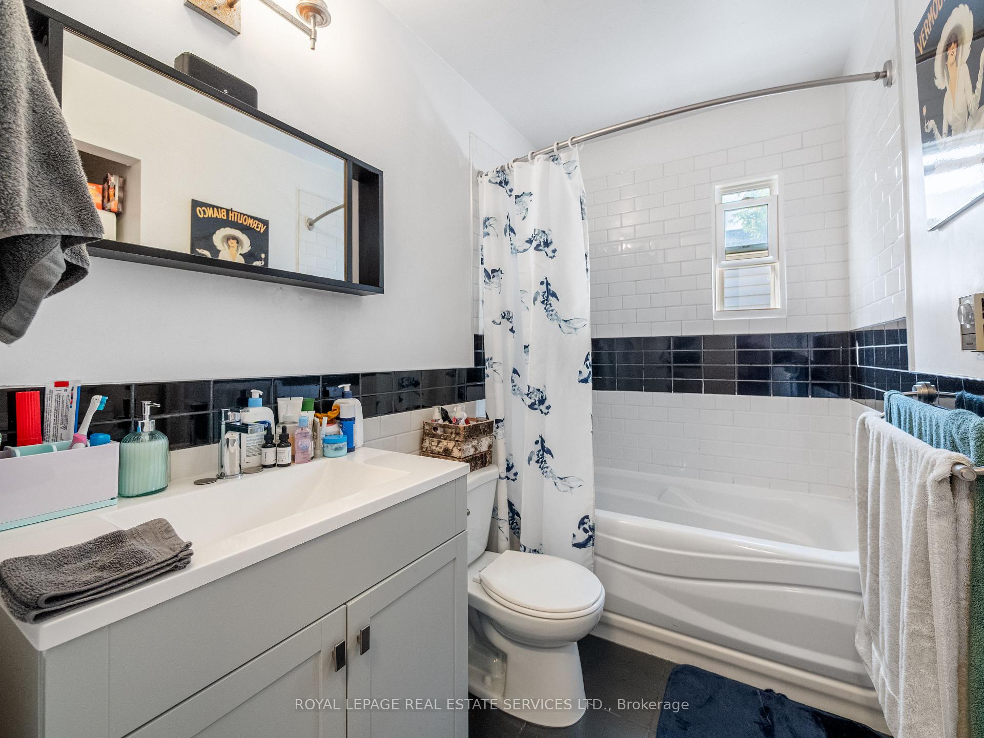 Photo 33 of 346 Indian Road Crescent, Toronto, Junction Area — HOMEH