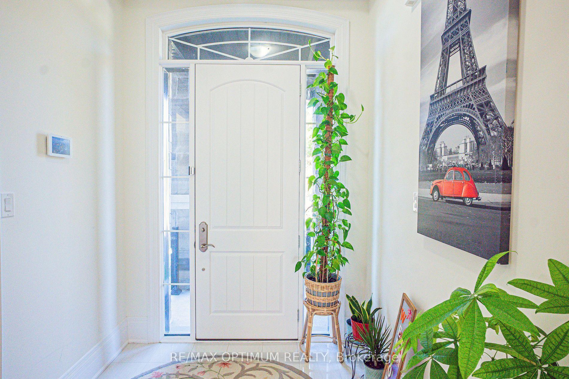 Photo 3 of 53 Kinburn Crescent, Vaughan, Vellore Village — HOMEH