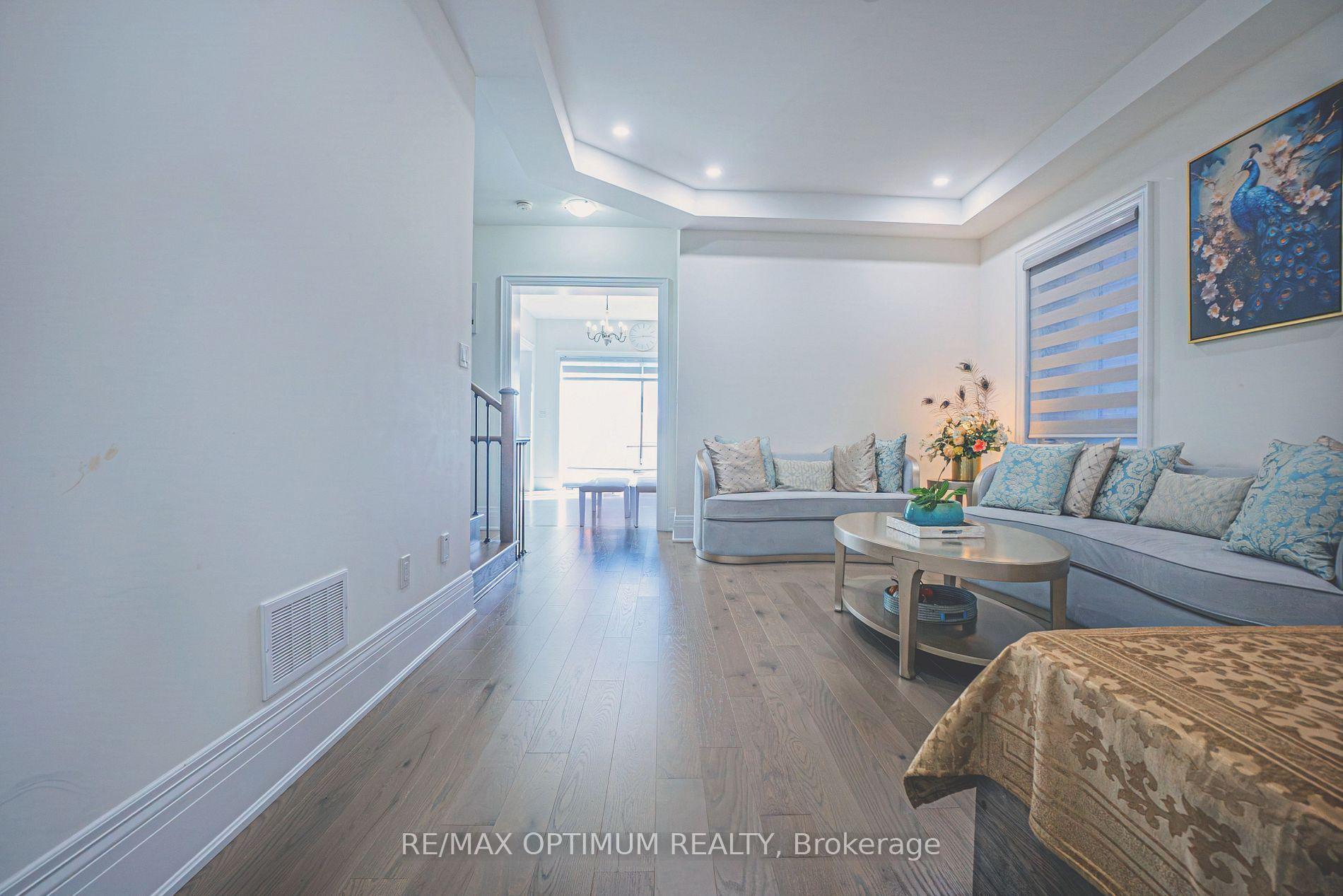 Photo 5 of 53 Kinburn Crescent, Vaughan, Vellore Village — HOMEH