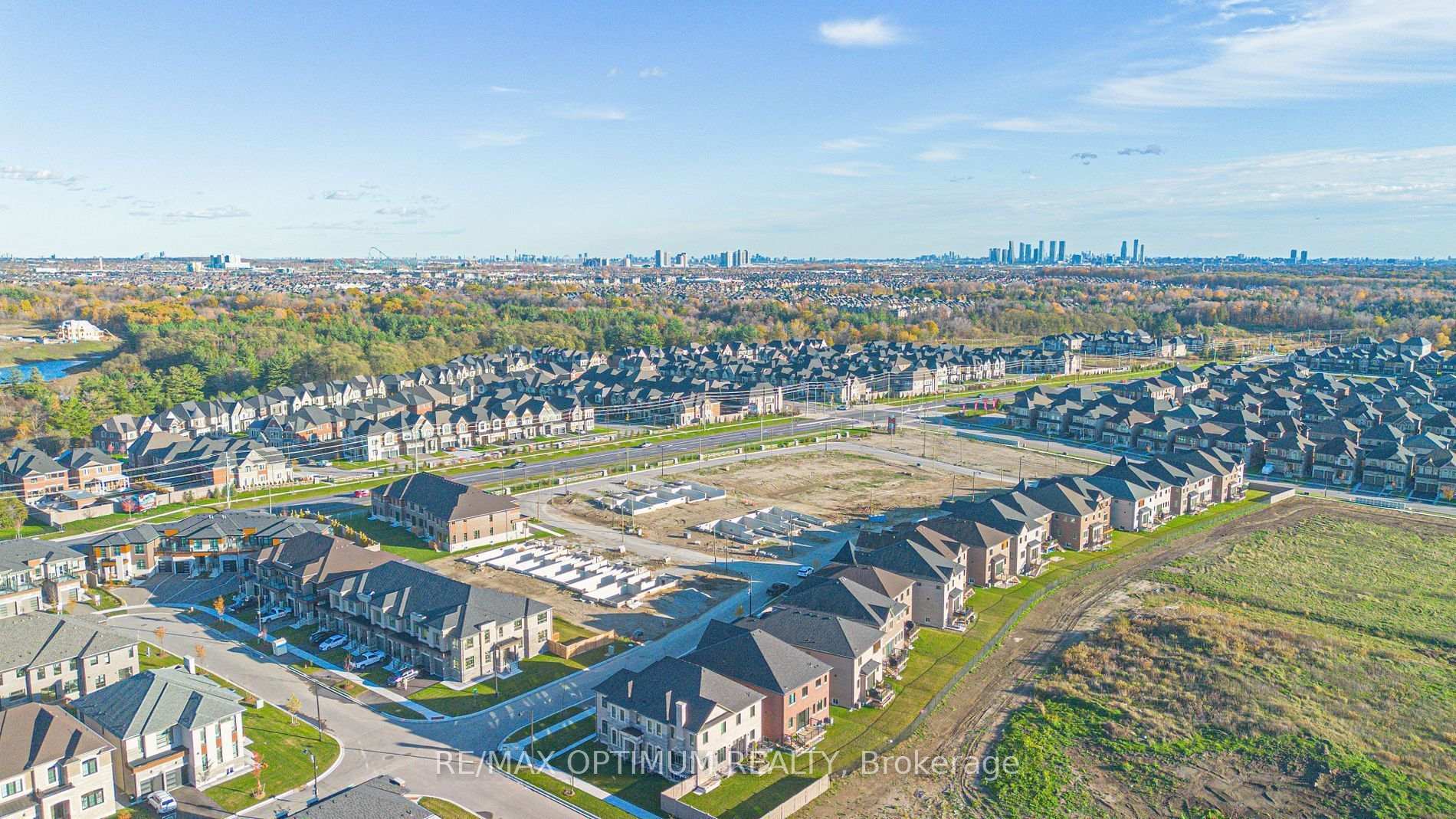 Photo 36 of 53 Kinburn Crescent, Vaughan, Vellore Village — HOMEH