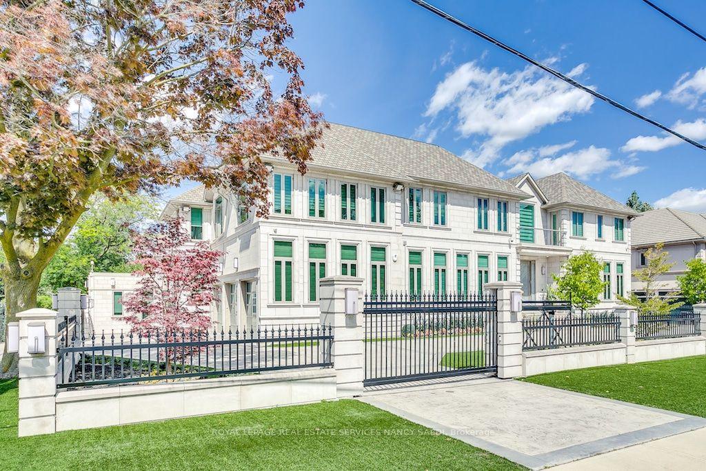 Photo 4 of 42 Wimpole Drive, North York, St. Andrew-Windfields — HOMEH
