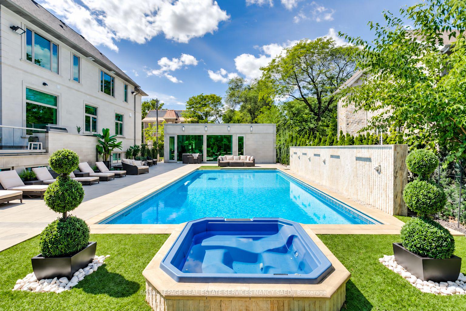 Photo 7 of 42 Wimpole Drive, North York, St. Andrew-Windfields — HOMEH